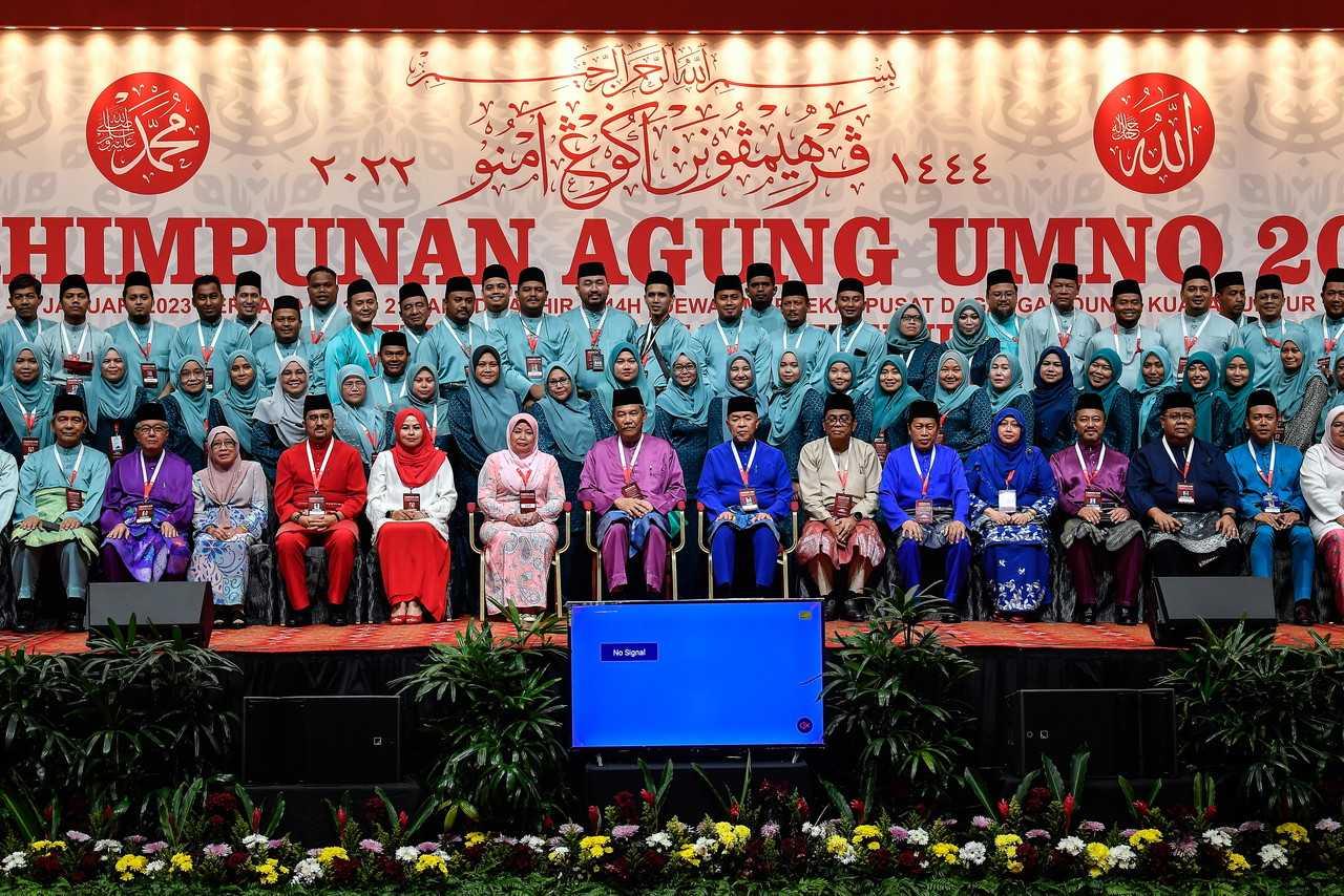 Presiden Umno Ahmad Zahid Hamidi bersama para pemimpin partinya ketika Perhimpunan Agung Umno, 13 Januari. Gambar: Bernama