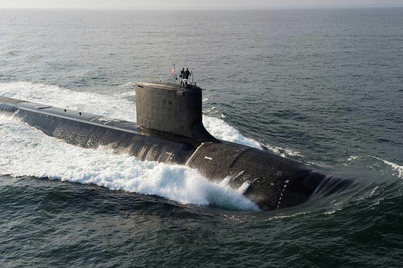 The Virginia-class USS North Dakota submarine is seen during bravo sea trials in this US Navy handout picture taken in the Atlantic Ocean, Aug 18, 2013. Photo: Reuters