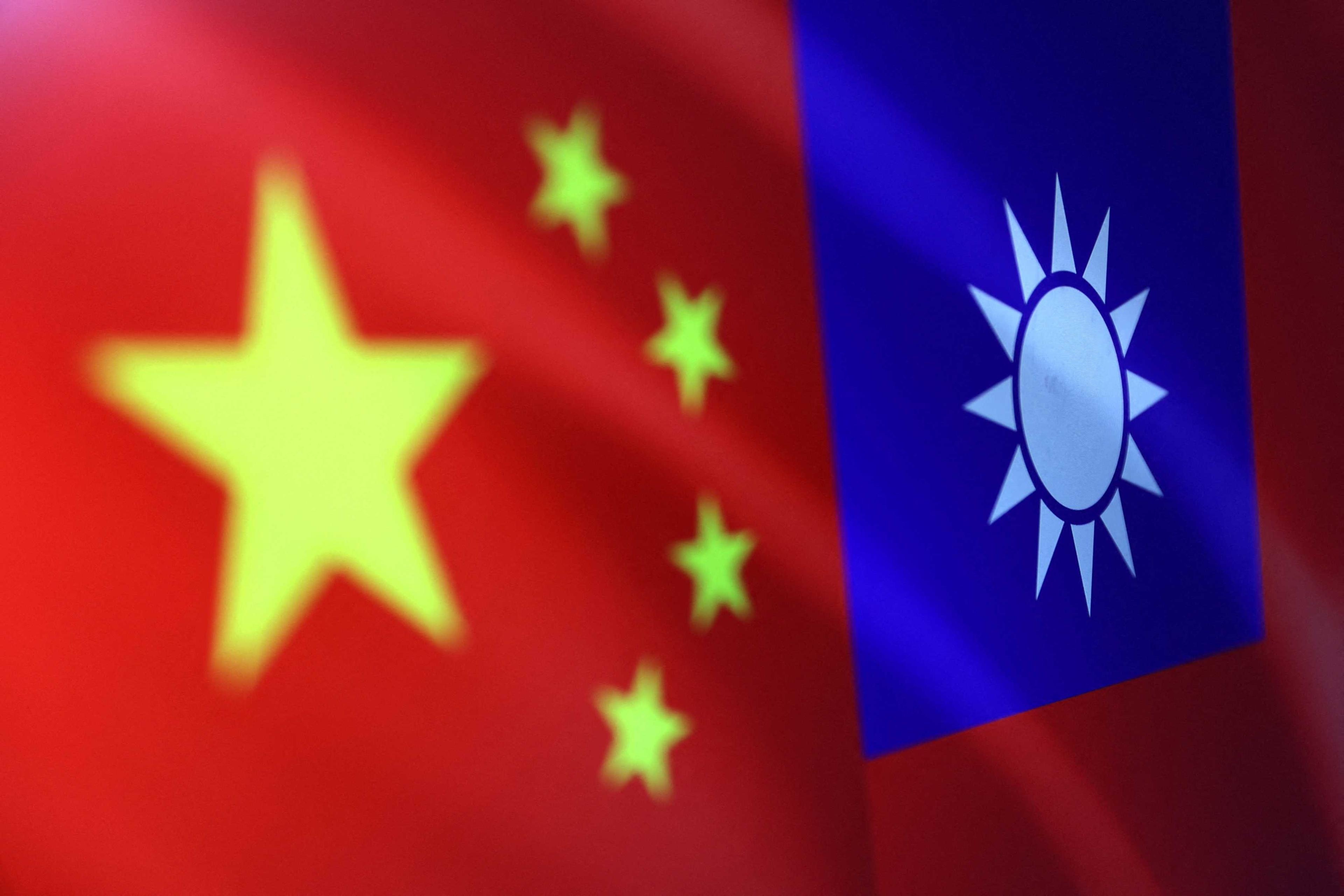 Chinese and Taiwanese flags are seen in this illustration, Aug 6, 2022. Photo: Reuters