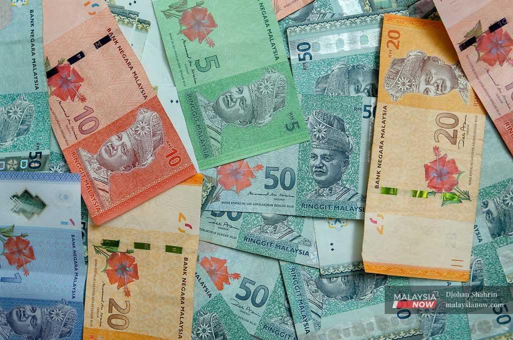 Prime Minister Anwar Ibrahim says the ringgit is still doing well compared to other currencies. 

