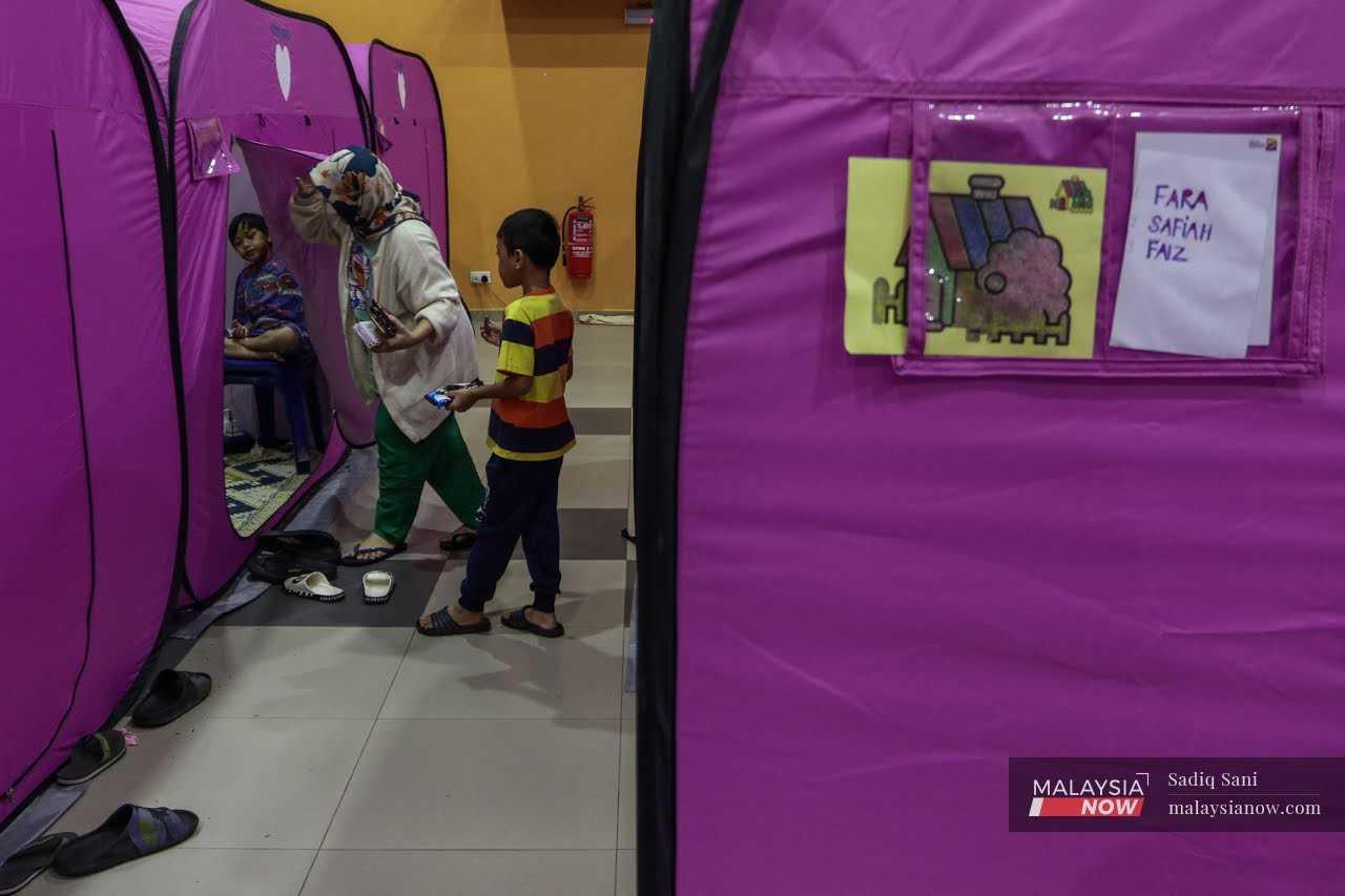 Flood victims at a temporary relief centre in Kota Tinggi, Johor.