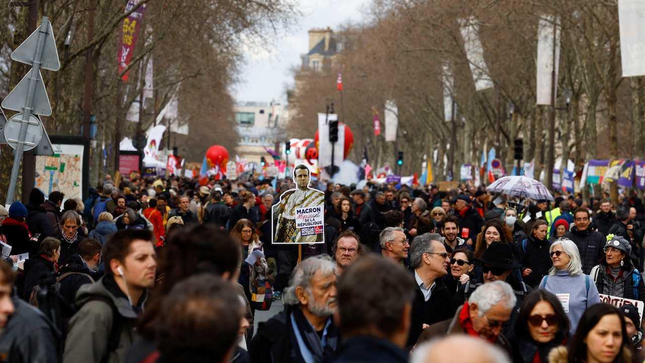 Protesters attend a demonstration against government's pension reform plan in Paris, as part of the eighth day of national strike and protests in France, March 15. Photo: Reuters