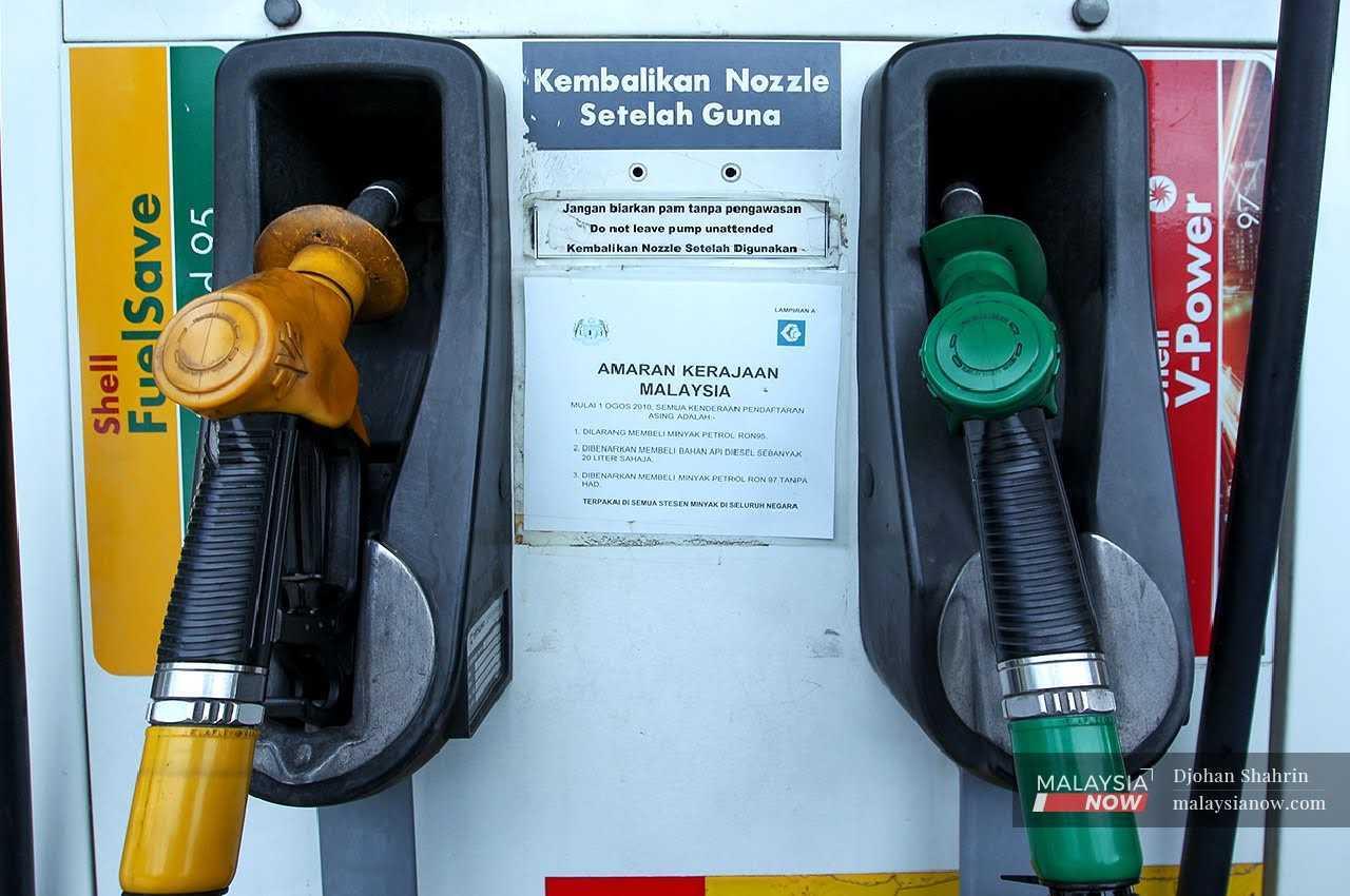Kenderaan bernombor pendaftaran asing dilarang menggunakan petrol bersubsidi RON95.