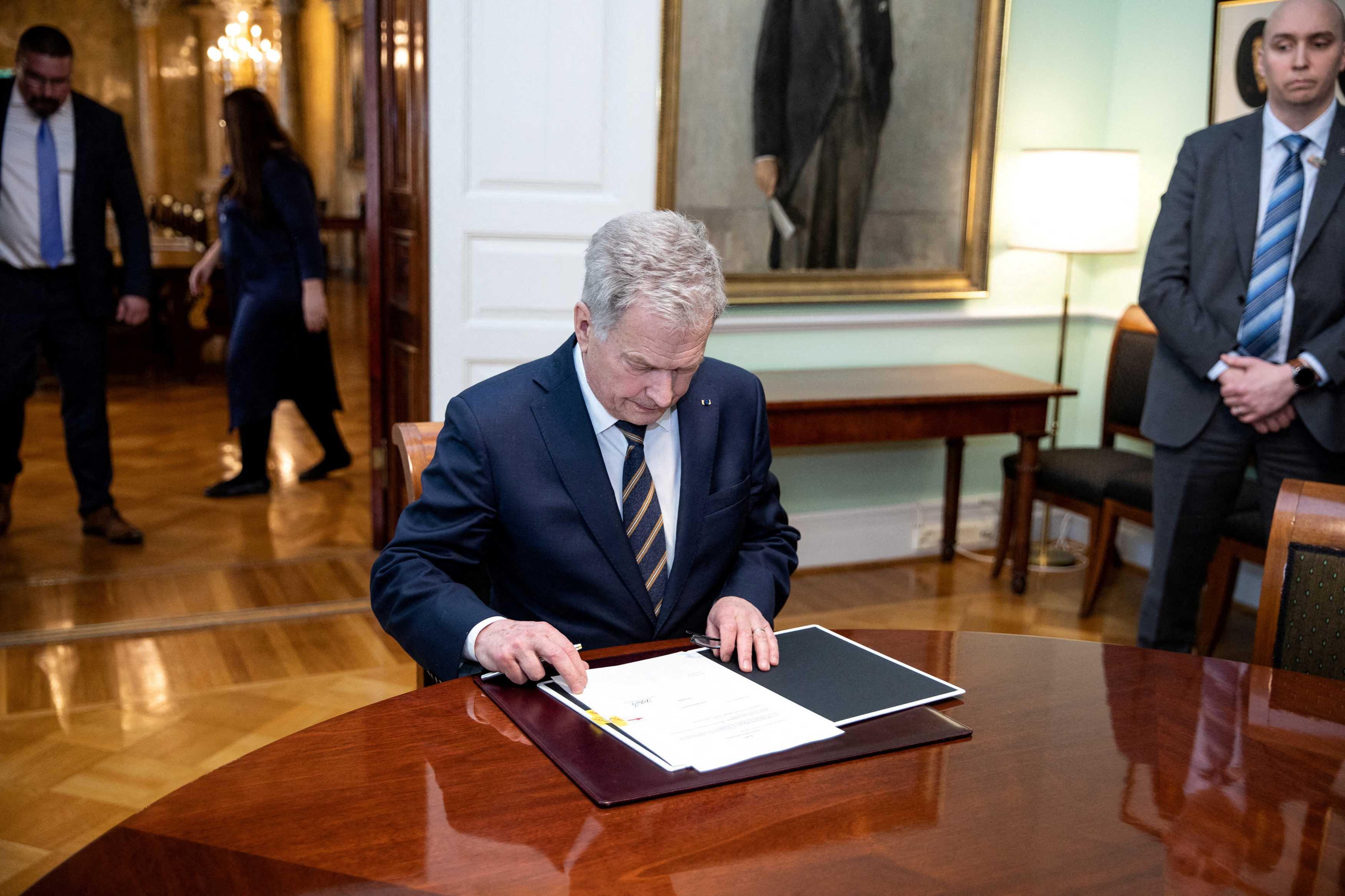 Presiden Finland Sauli Niinisto menghadiri mesyuarat untuk menandatangani perundangan Nato di Helsinki, Finland, 23 Mac. Gambar: Reuters