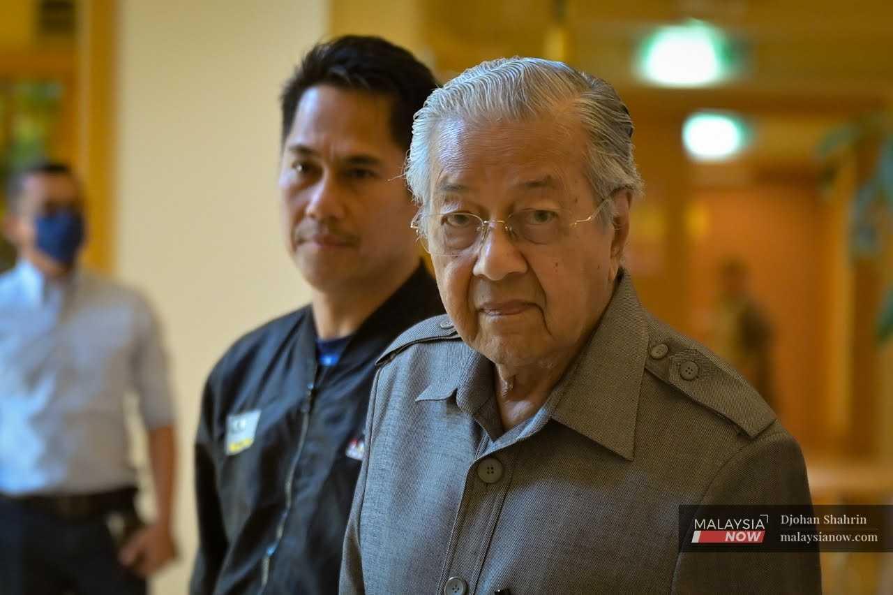 Bekas perdana menteri Dr Mahathir Mohamad di Putrajaya, 28 Mac.