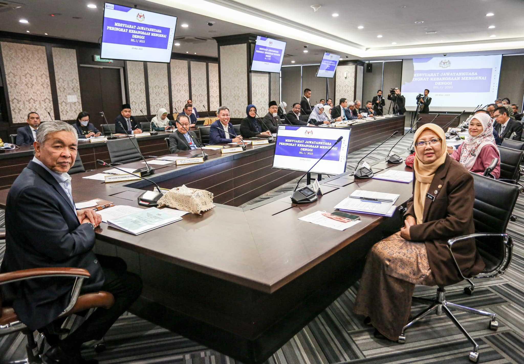 Health Minister Dr Zaliha Mustafa, pictured here with Deputy Prime Minister Ahmad Zahid Hamidi, decided to delist liquid nicotine as a poisonous substance despite strong objections from medical experts. Photo: Facebook