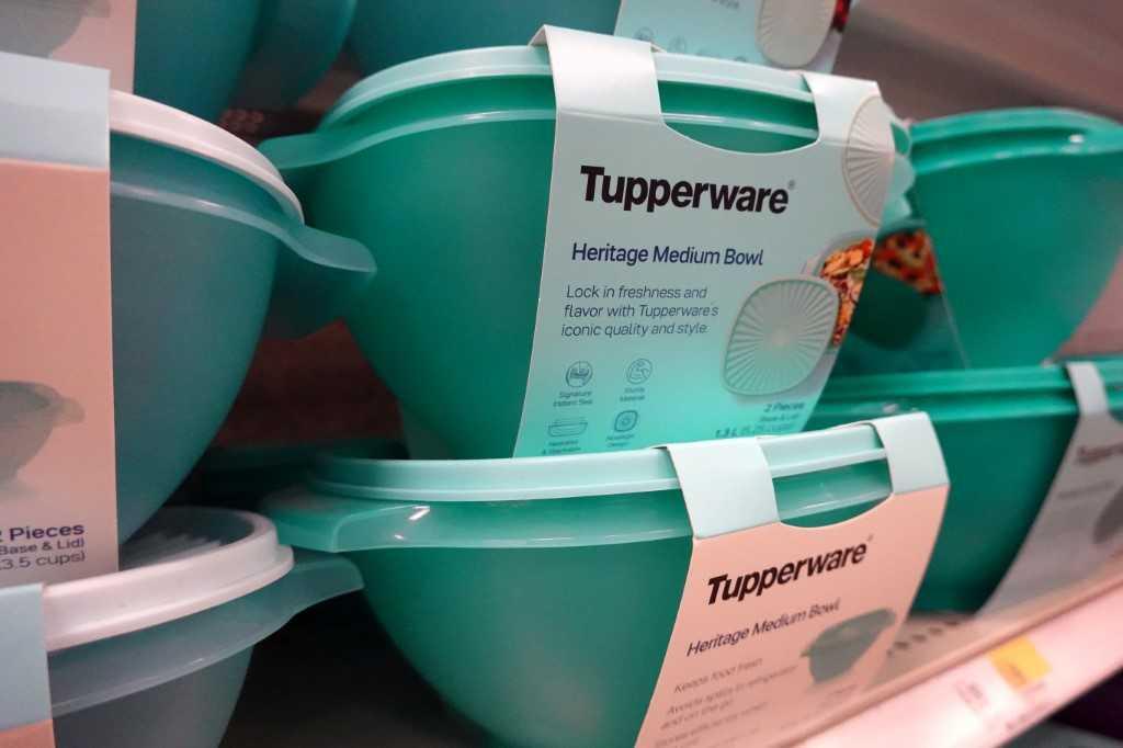 Produk Tupperware dijual di kedai runcit di Chicago, Illinois, 10 April. Gambar: AFP