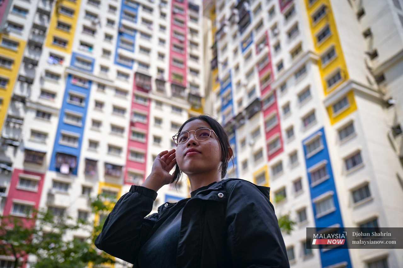 Nurul Akashah is an orphan of Malay-Chinese heritage. At 26, she is struggling to survive without one of the most fundamental aspects of life: citizenship. 