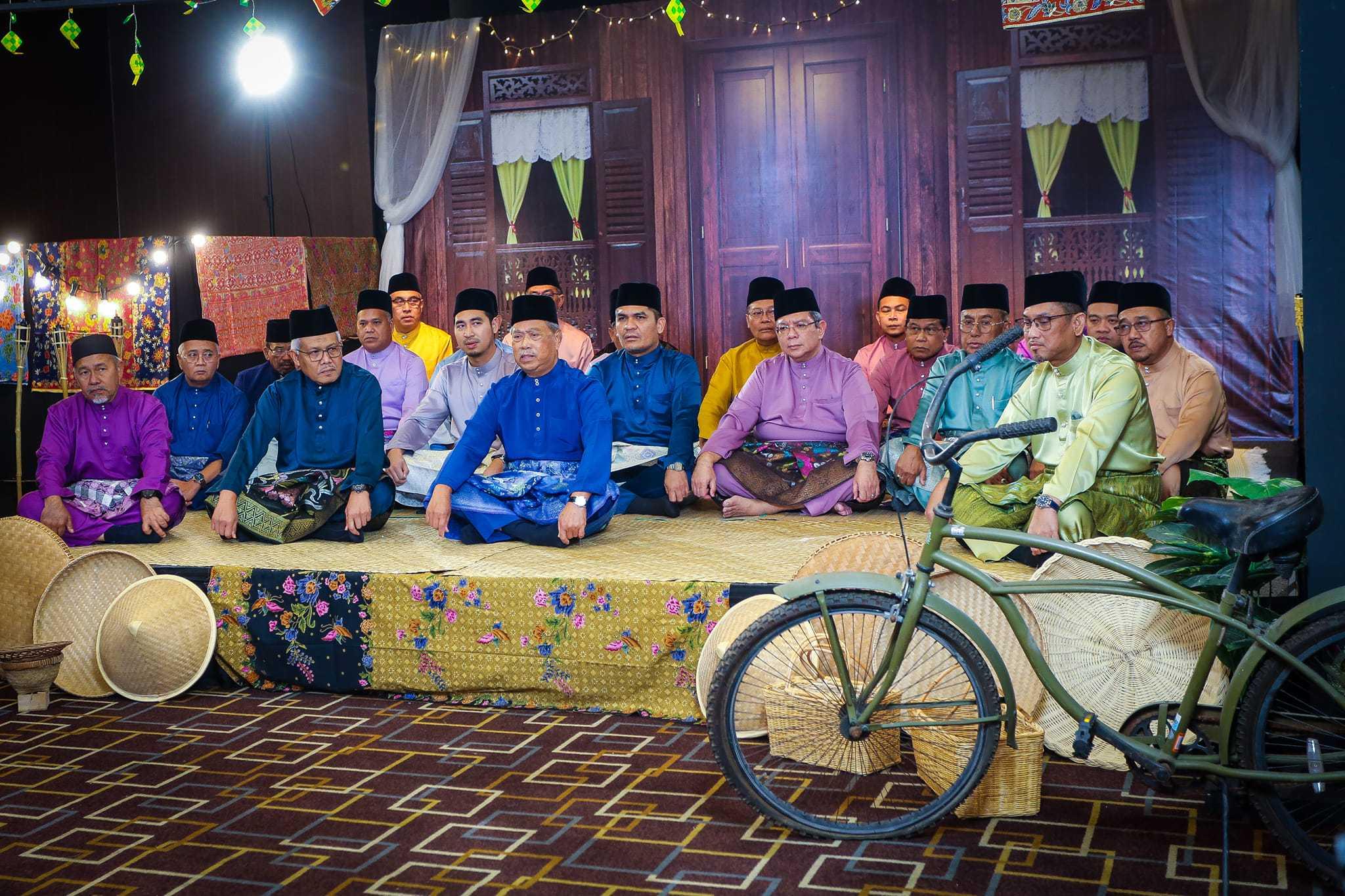 Pemimpin Perikatan Nasional bersama pengerusinya Muhyiddin Yassin berkumpul untuk rakaman takbir raya gabungan itu di Kuala Lumpur, 21 April. Gambar: Facebook