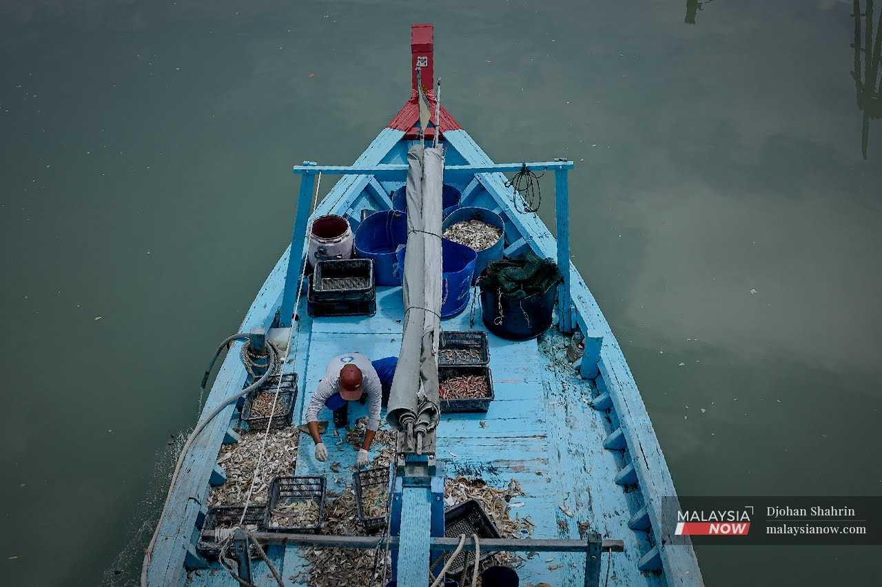 Over 6,000 fishermen are expected to be affected by the Penang South Islands project, in Penang, southern Kedah and northern Perak. 

