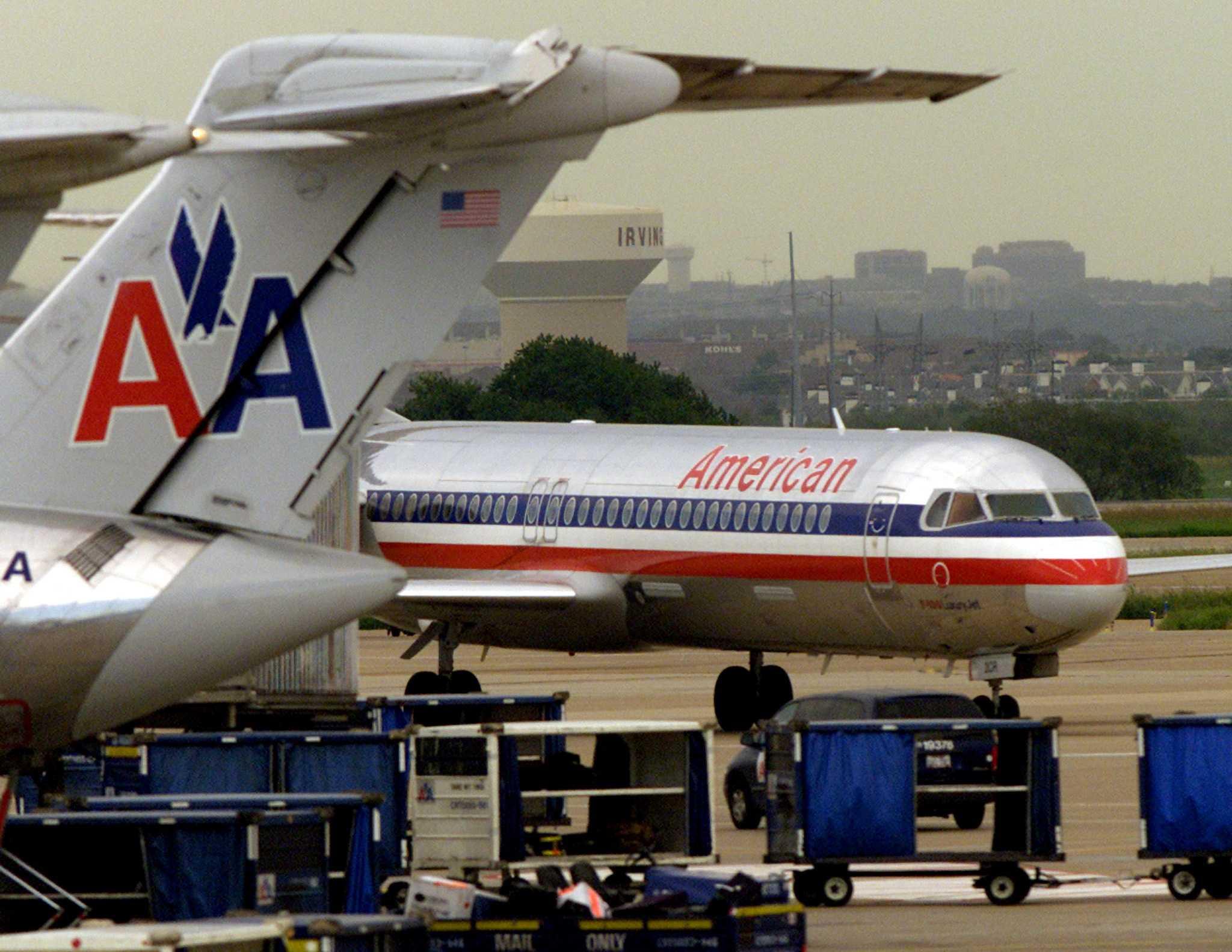 An American Airlines jet pulls into the gate area at Dallas/Fort Worth International Airport in this photo taken Sept 20, 2001. Photo: Reuters
