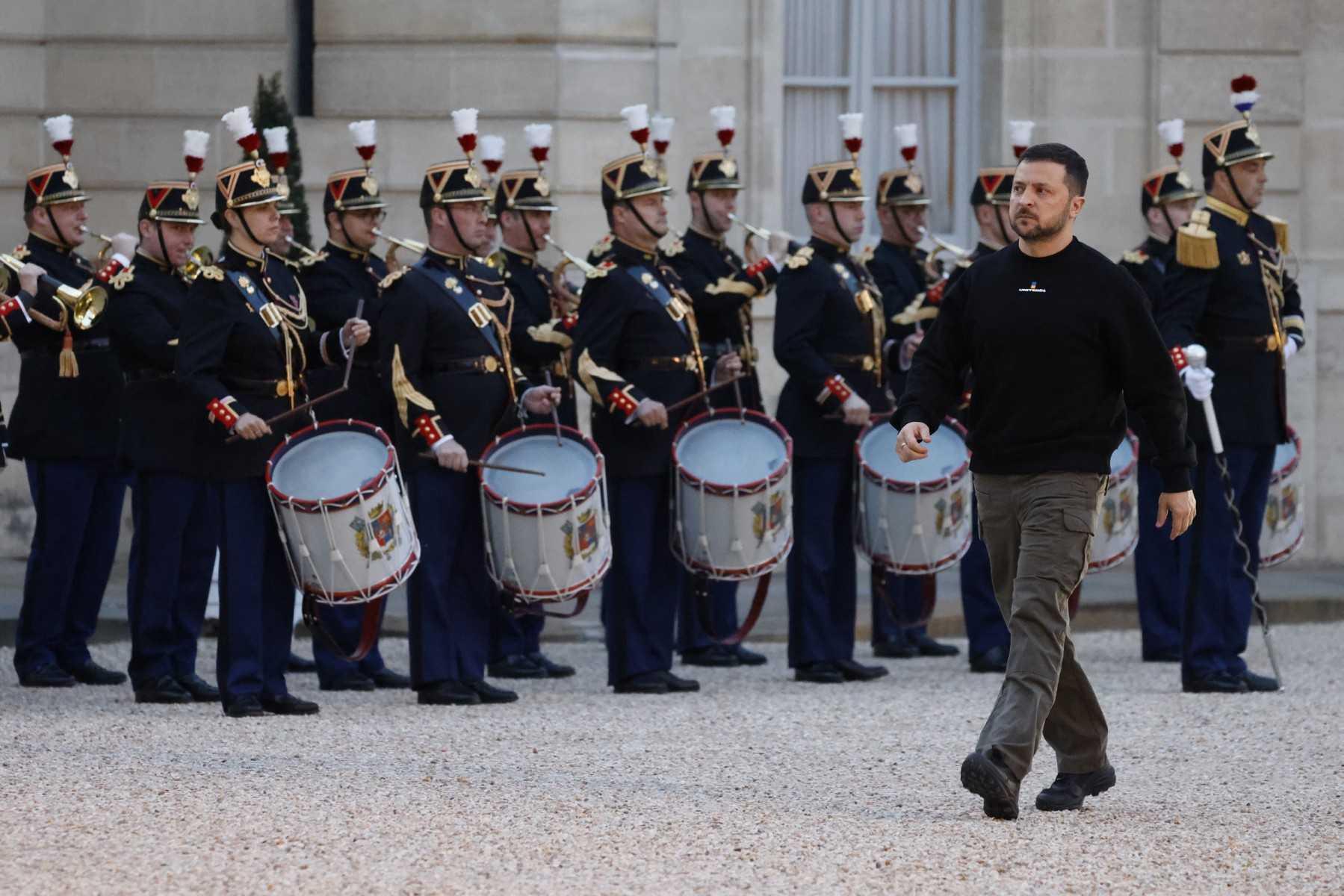 Ukraine's President Volodymyr Zelensky arrives at the Elysee presidential palace prior to a meeting with French president in Paris on May 14. Photo: AFP 