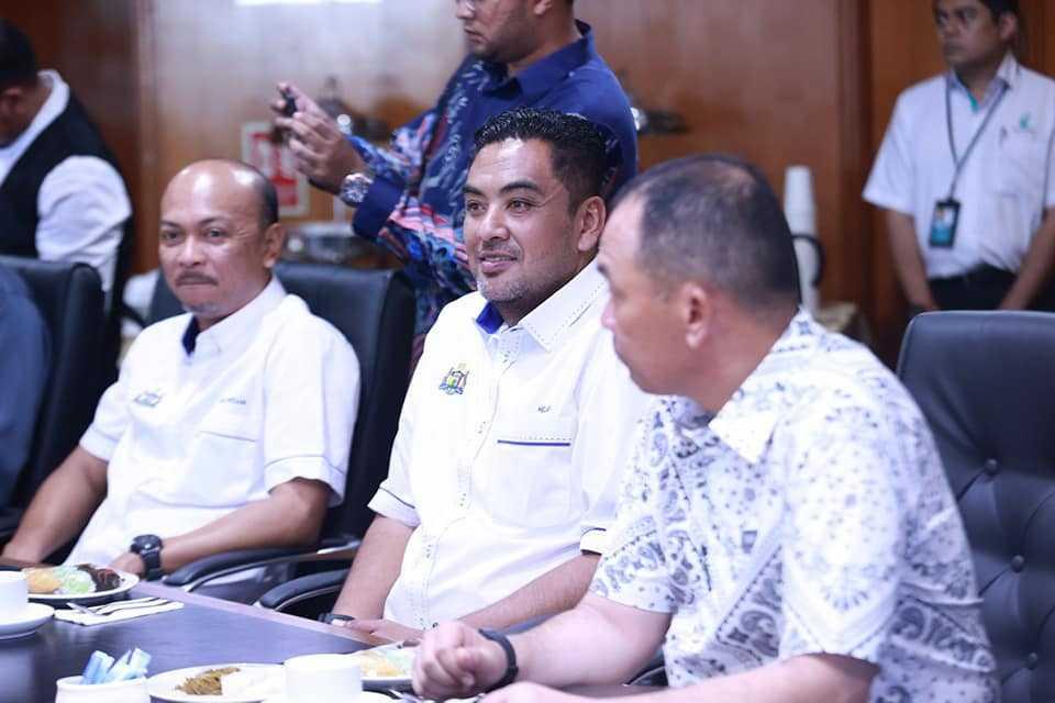 Duyong assemblyman Mohd Noor Helmy Abdul Halem (centre). Photo: Facebook 
