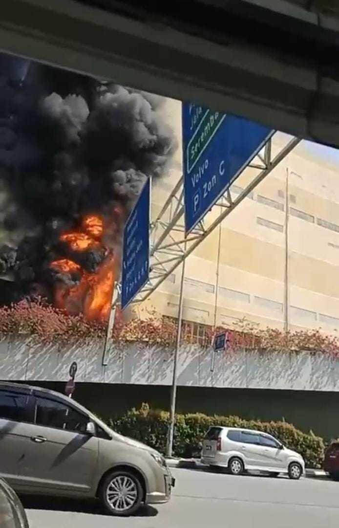 A screenshot of the blaze at Mid Valley Megamall from a video making the rounds on social media.