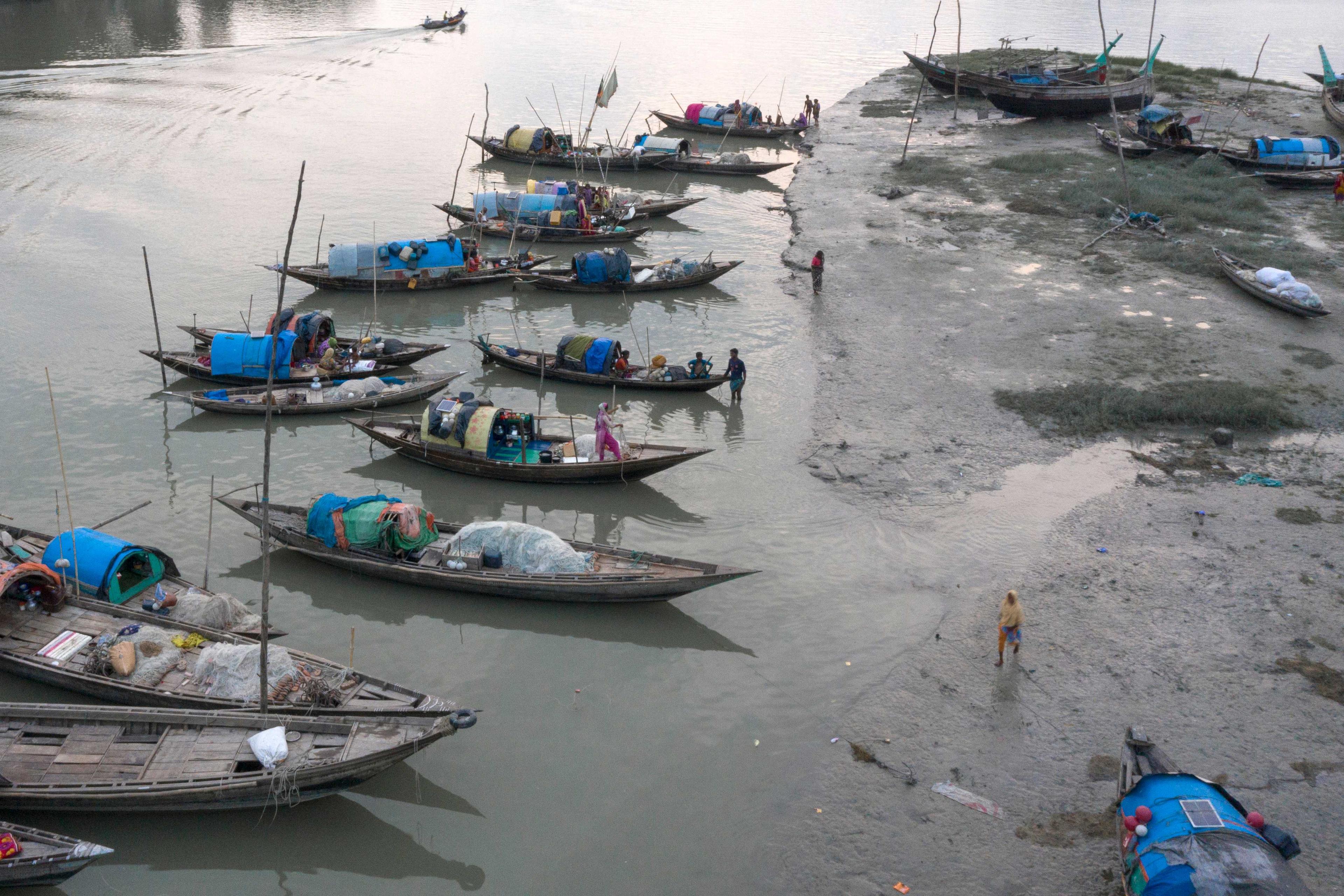 A group of boats are located near Moju Chowdhury Hat, Bangladesh, April 12, 2022. Photo: Reuters