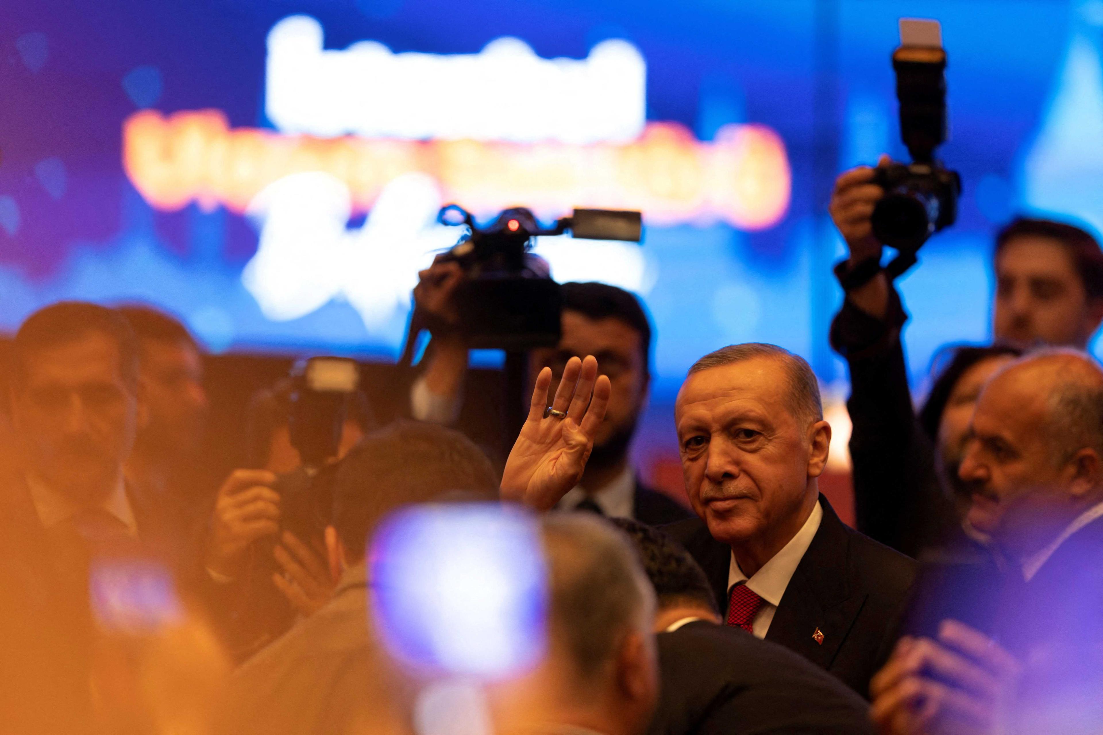 Turkish President Tayyip Erdogan greets his supporters as he arrives for a meeting in Istanbul, Turkey, May 18. Photo: Reuters