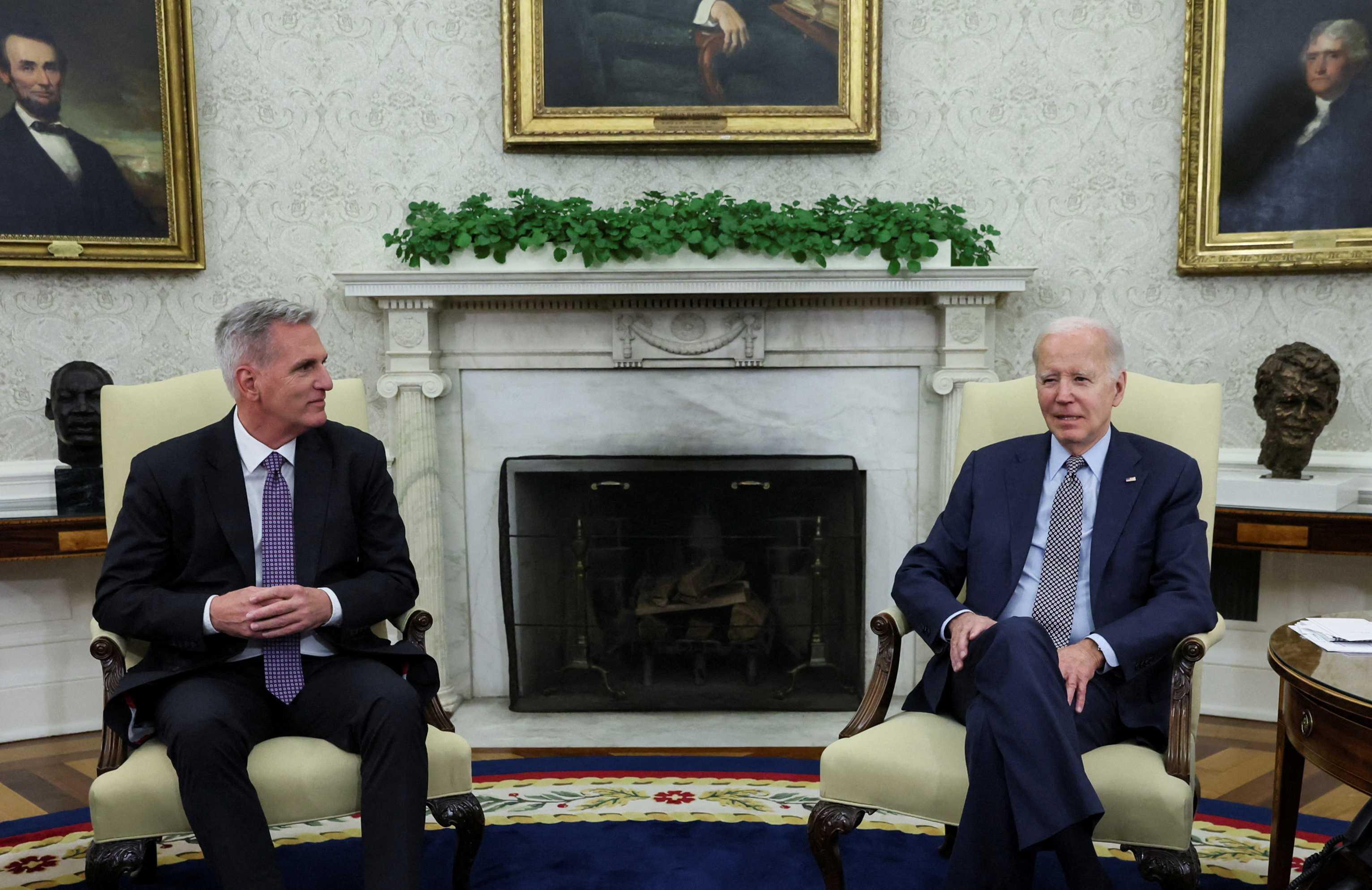 US President Joe Biden hosts debt limit talks with US House Speaker Kevin McCarthy in the Oval Office at the White House in Washington, US, May 22. Photo: Reuters