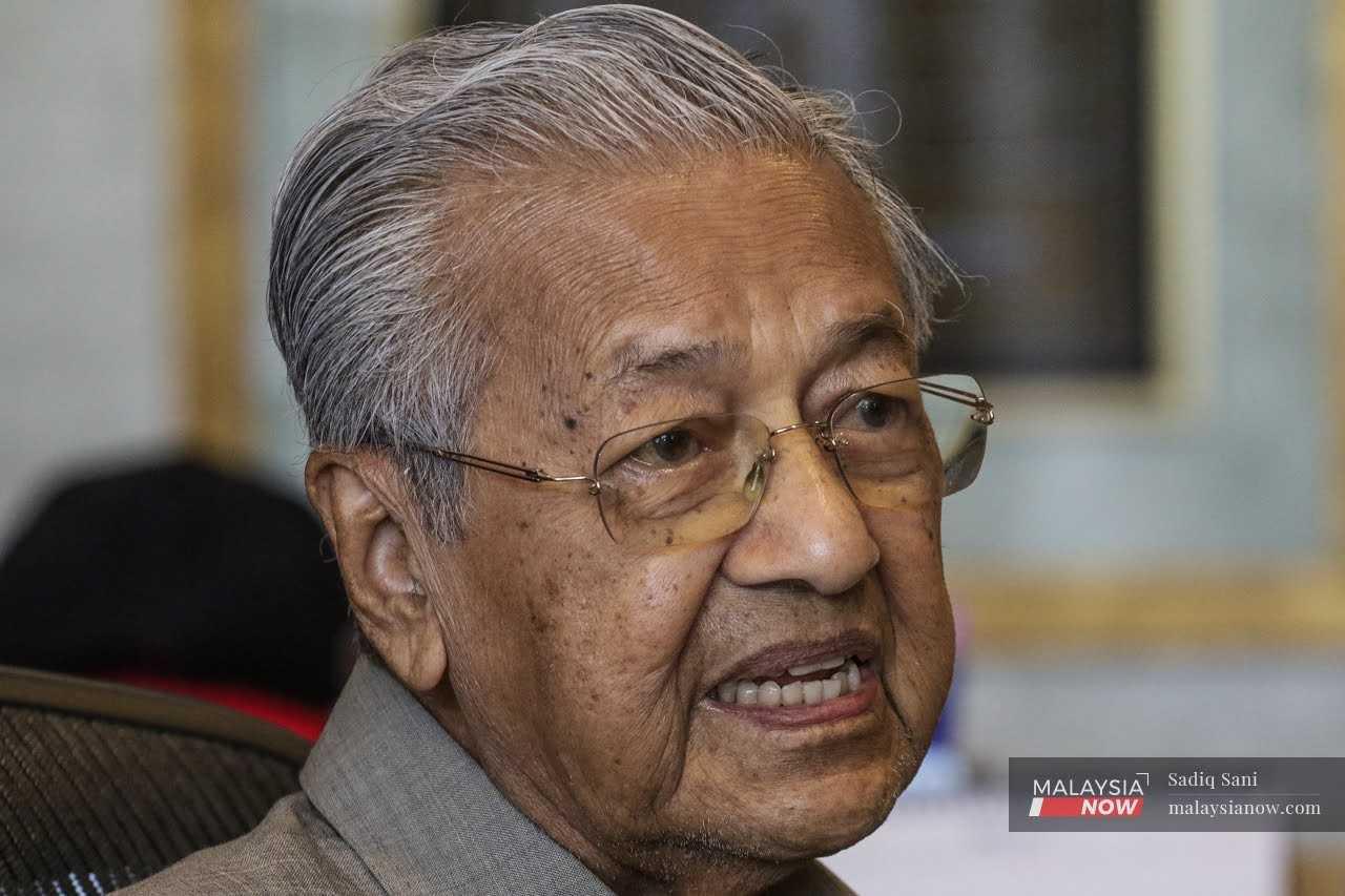 Bekas perdana menteri, Dr Mahathir Mohamad bercakap ketika wawancara eksklusif bersama MalaysiaNow di Putrajaya, 31 Mei.