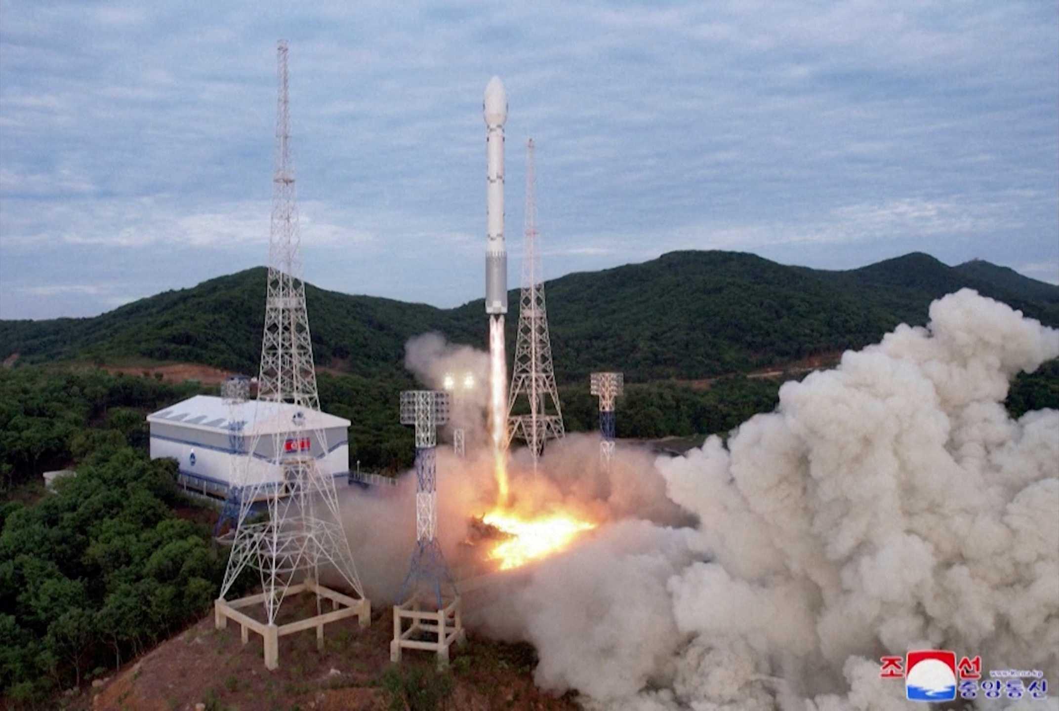 A still photograph shows what appears to be North Korea's new Chollima-1 rocket being launched in Cholsan County, North Korea, May 31. Photo: Reuters