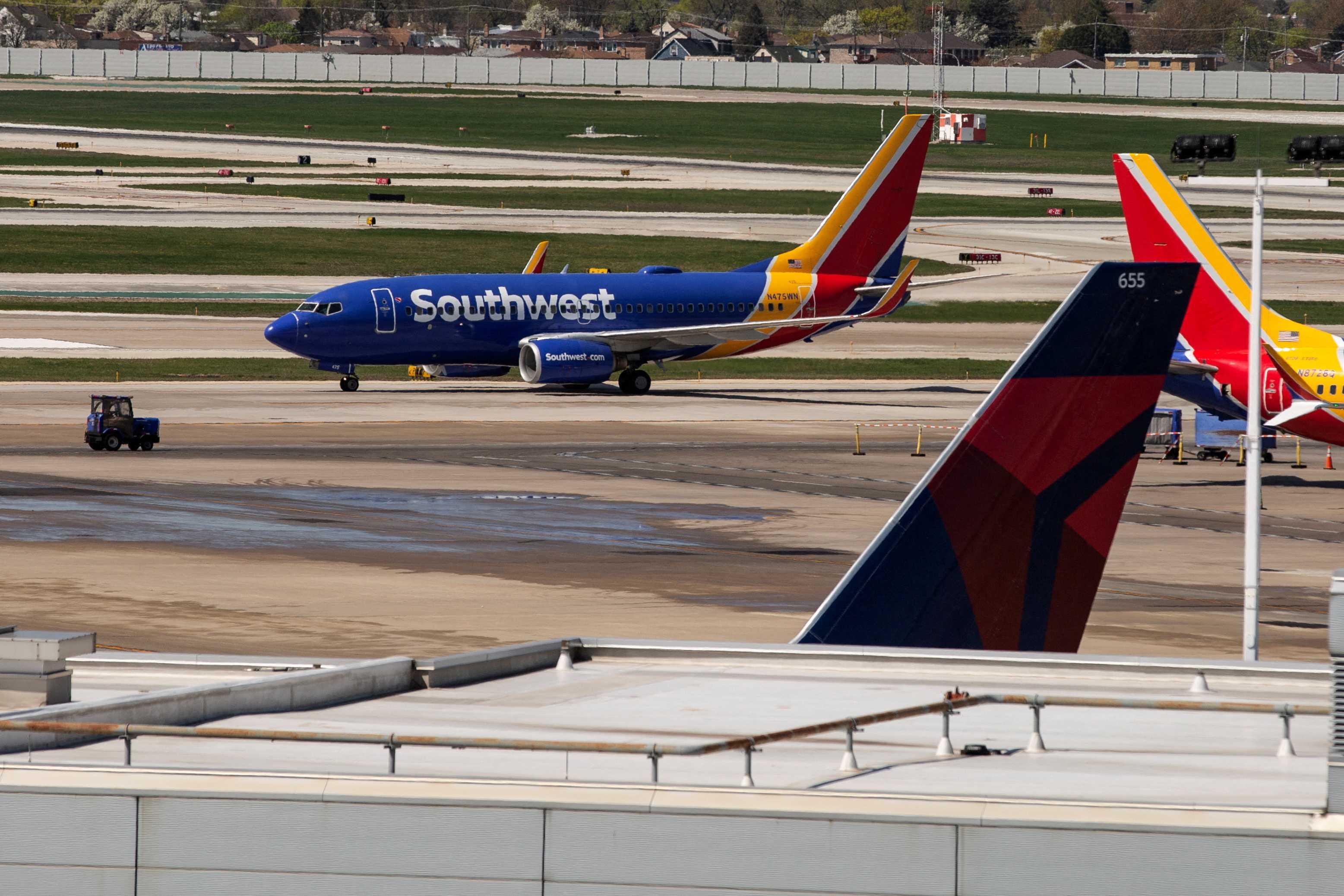 Southwest Airlines planes sit idle on the tarmac, at Chicago Midway International Airport in Chicago, Illinois, US April 18. Photo: Reuters