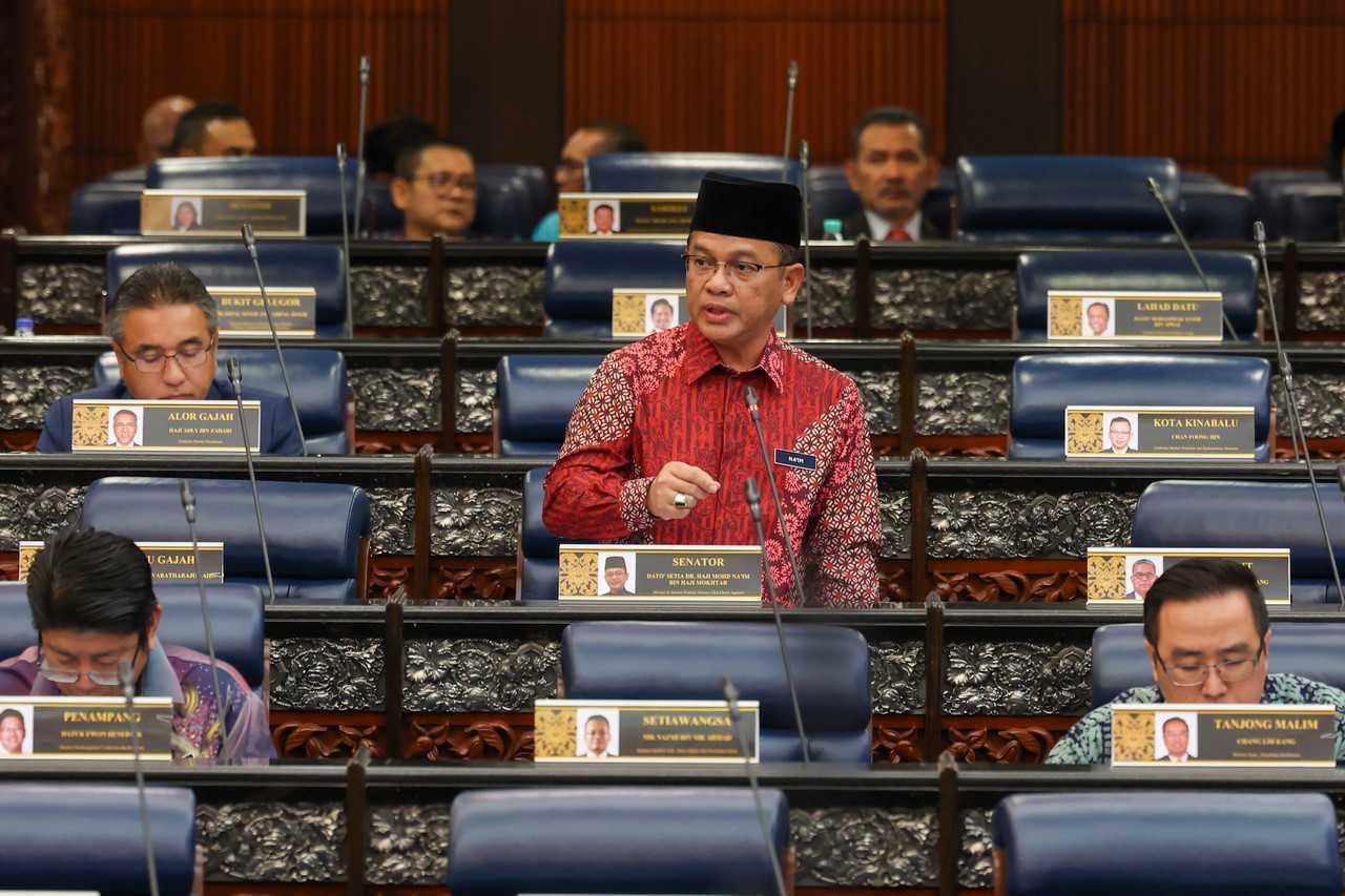 Minister in the Prime Minister's Department (Religious Affairs) Mohd Na'im Mokhtar during the question-and-answer session at the Dewan Rakyat today. Photo: Bernama