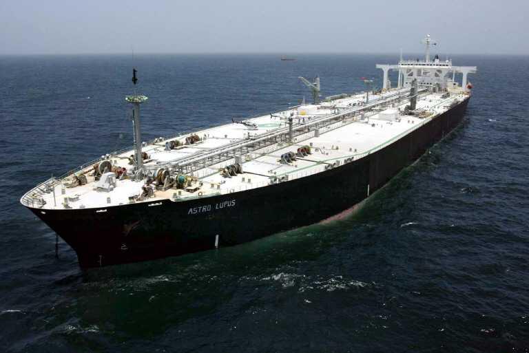 The Russian supertanker Astro Lupus transports Russian crude oil in the Gulf of Mexico, 3 July 2002. Photo: AFP  