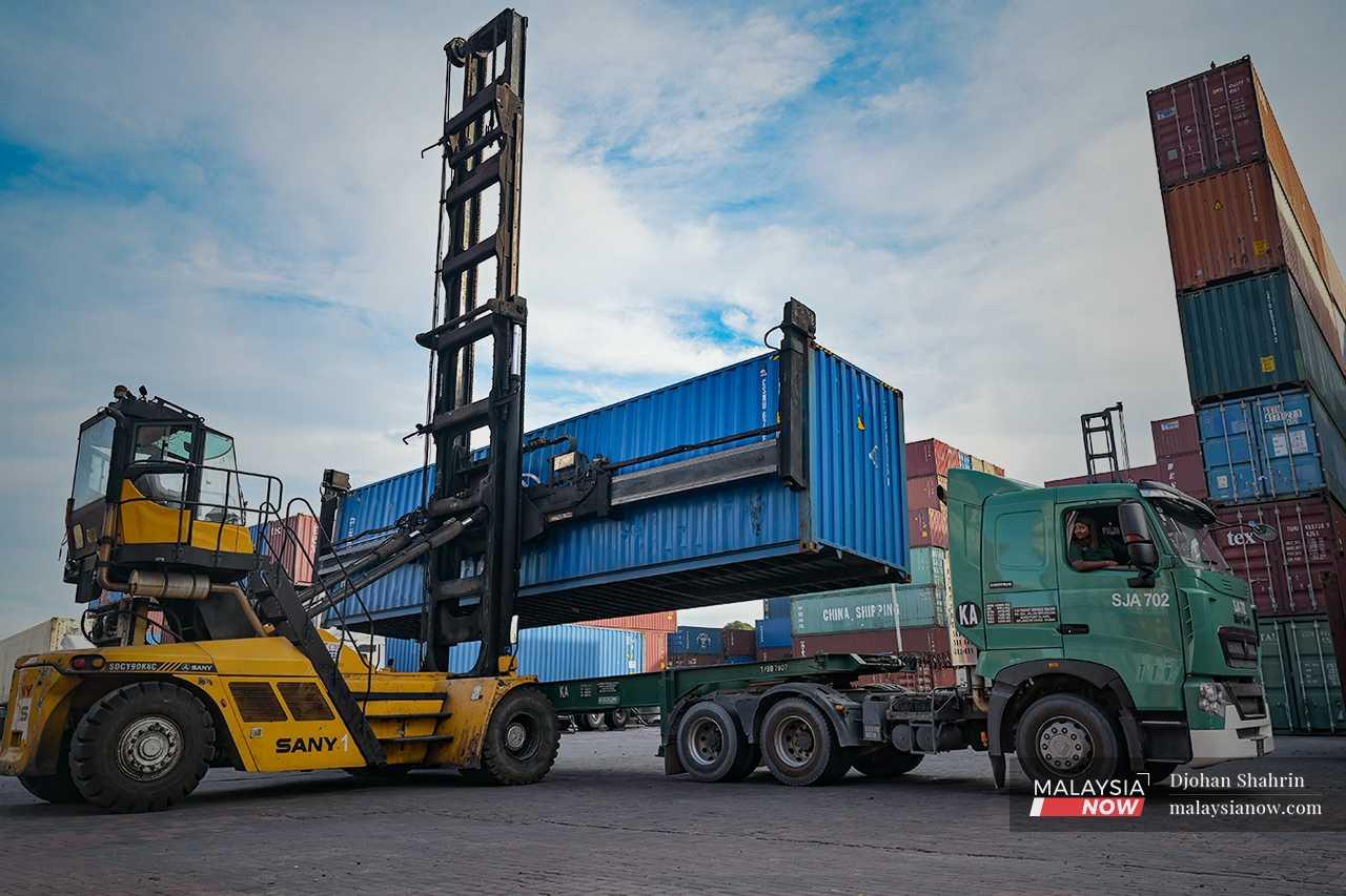 GirlTreler14_Mnow_120623