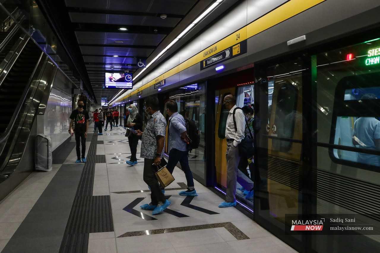 Berdasarkan statistik Jabatan Perangkaan Malaysia (DOSM) jumlah individu yang bekerja sendiri adalah seramai 2.89 juta orang.