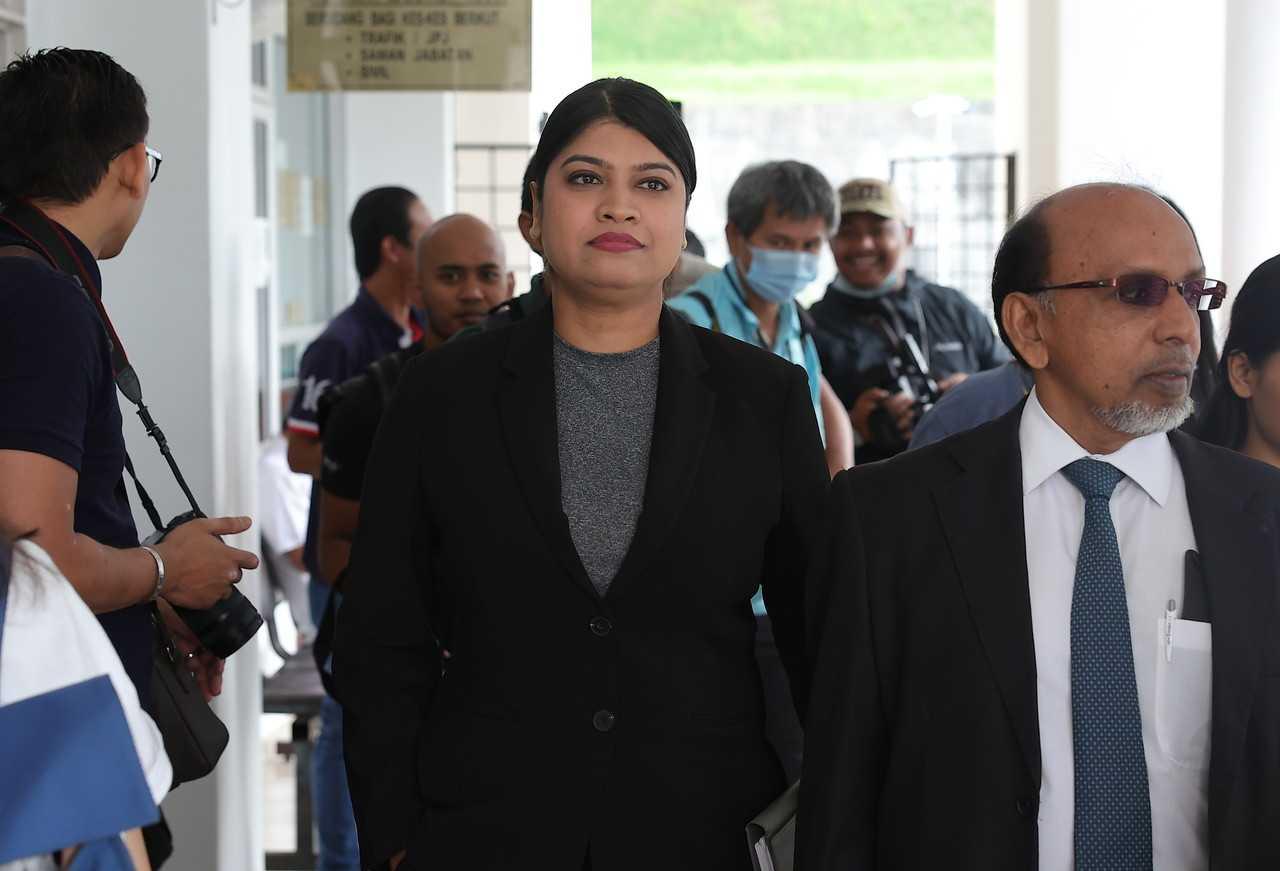 Police inspector Sheila Sharon Steven Kumar (left) at the Selayang Magistrate's Court today, June 26, 2023. Photo: Bernama 