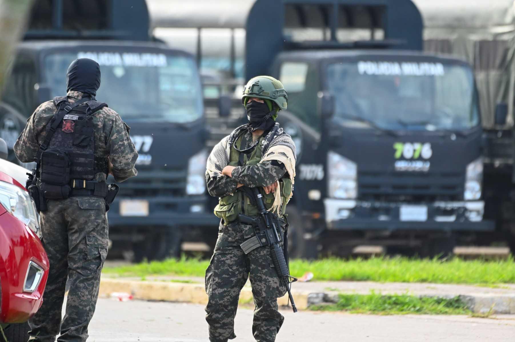 Members of the Military Police of Public Order operate at the National Penitentiary 'Francisco Morazan', in search of weapons, ammunition, and drugs in the village of Tamara, 25km north of Tegucigalpa, on June 26. Photo: AFP