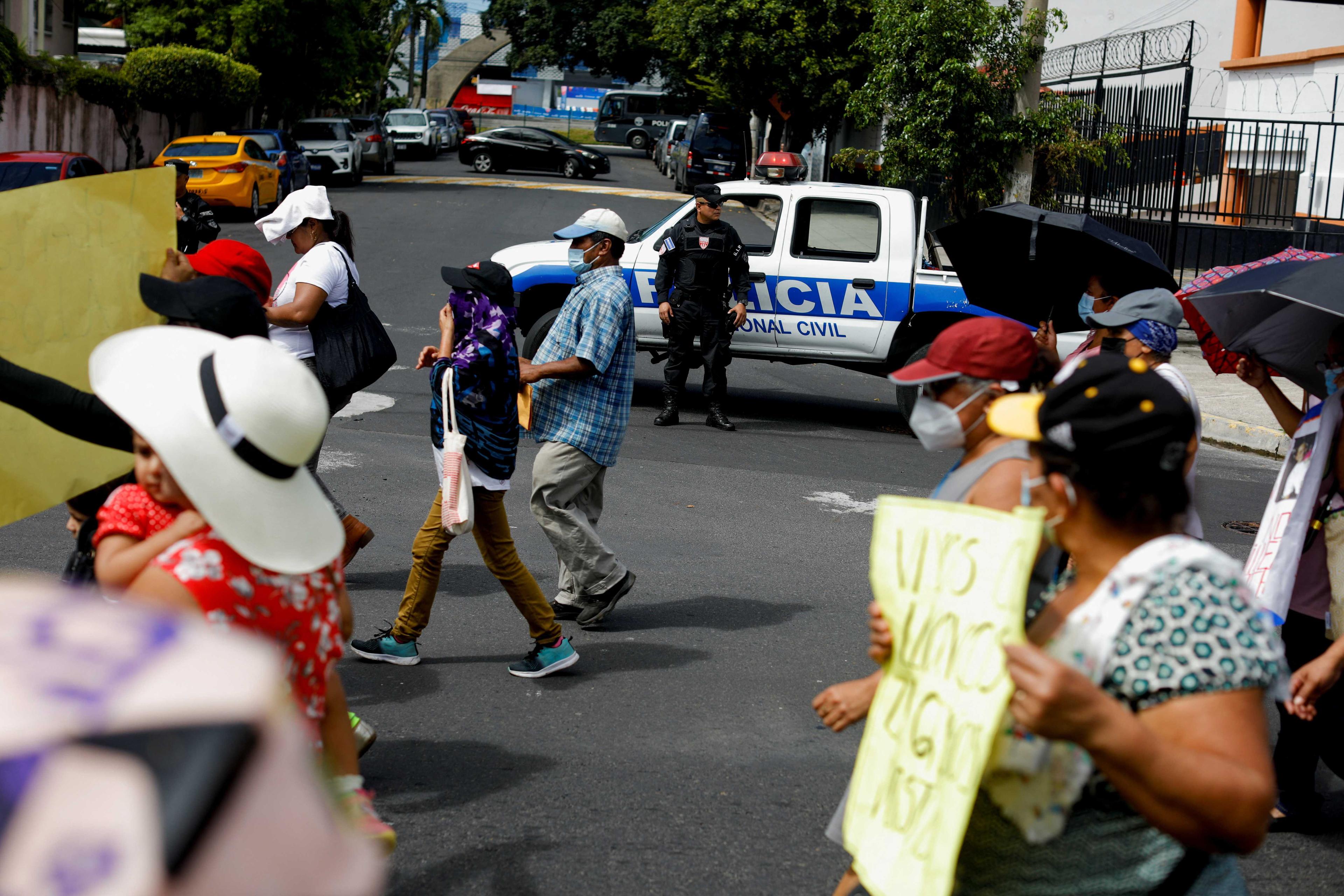 People participate in a protest to demand the release of relatives detained during the government's state of emergency to curb gang violence, in San Salvador, El Salvador July 7. Photo: Reuters
