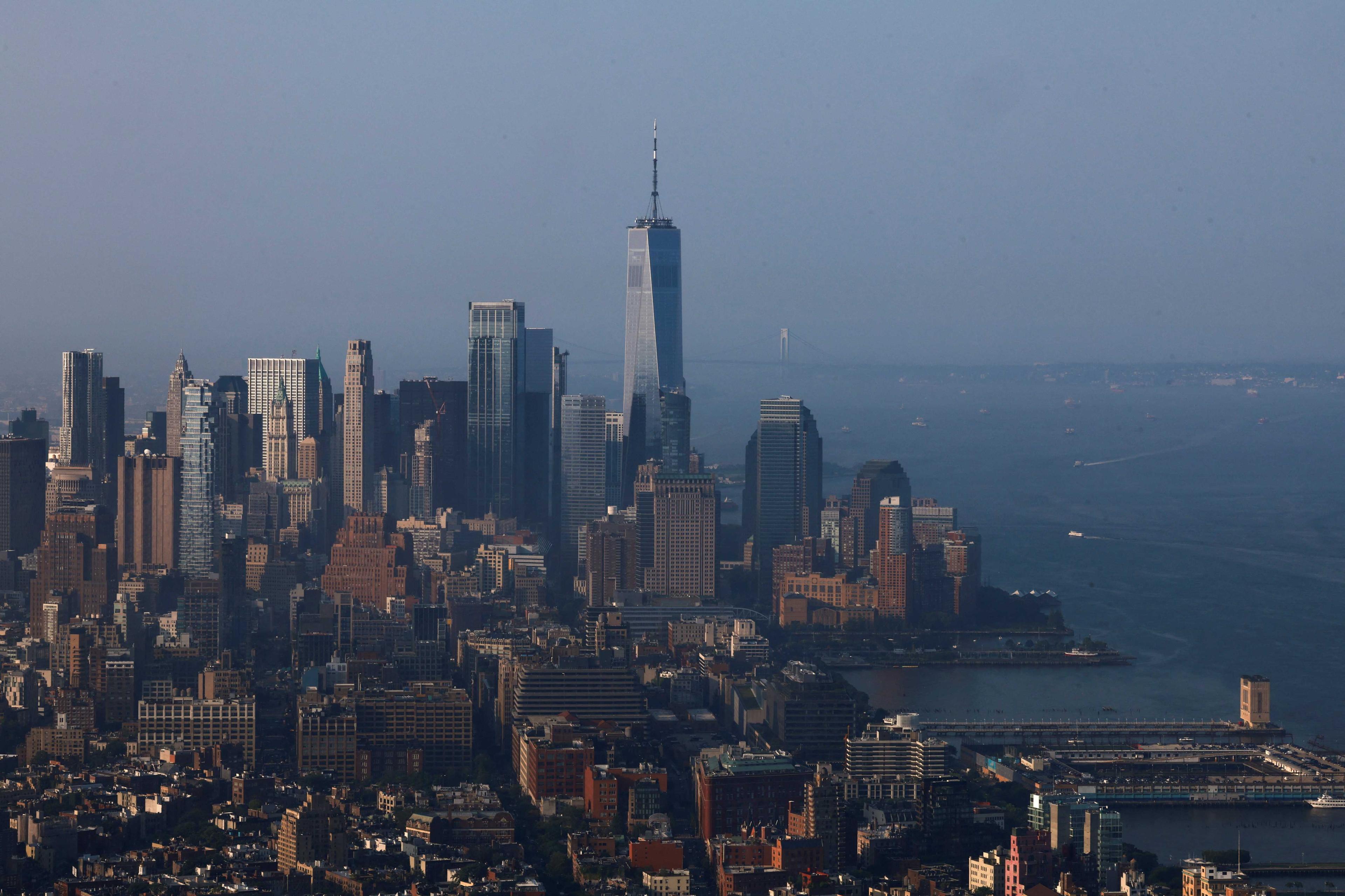 Bangunan One World Trade Center tersergam di tengah-tengah Manhattan di New York, AS, 26 Julai. Gambar: Reuters