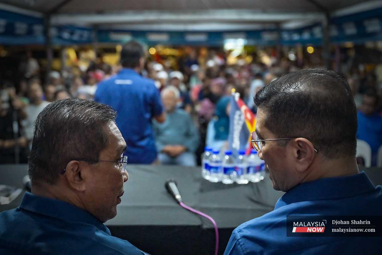 Ahli Parlimen Kota Bharu, Takiyuddin Hassan turut bersama dalam kempen pilihan raya bagi menyokong calon Perikatan Nasional Hulu Kelang, Mohamed Azmin Ali. 
