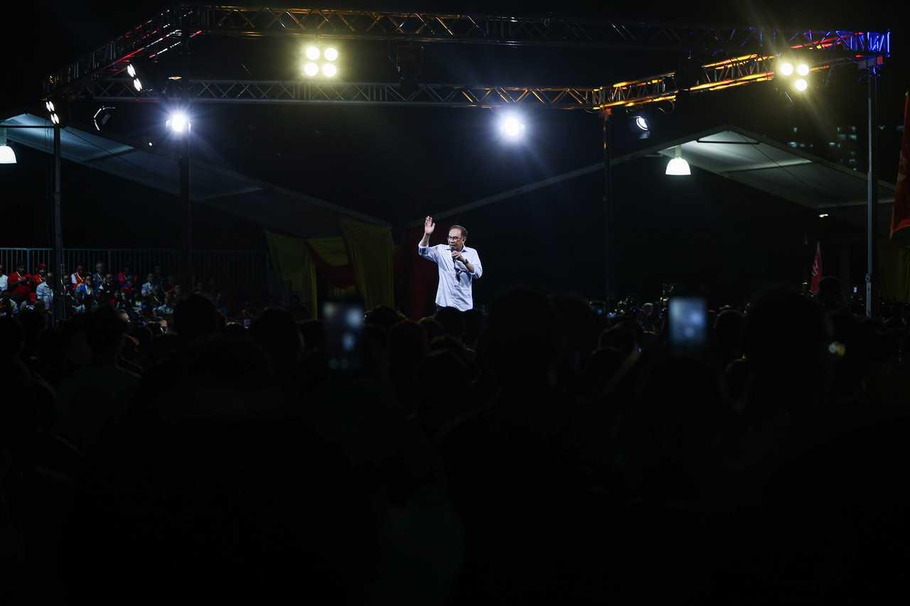 Prime Minister Anwar Ibrahim speaks at the Kita Selangor Grand Final in Kuala Lumpur, Aug 10. Photo: Bernama
