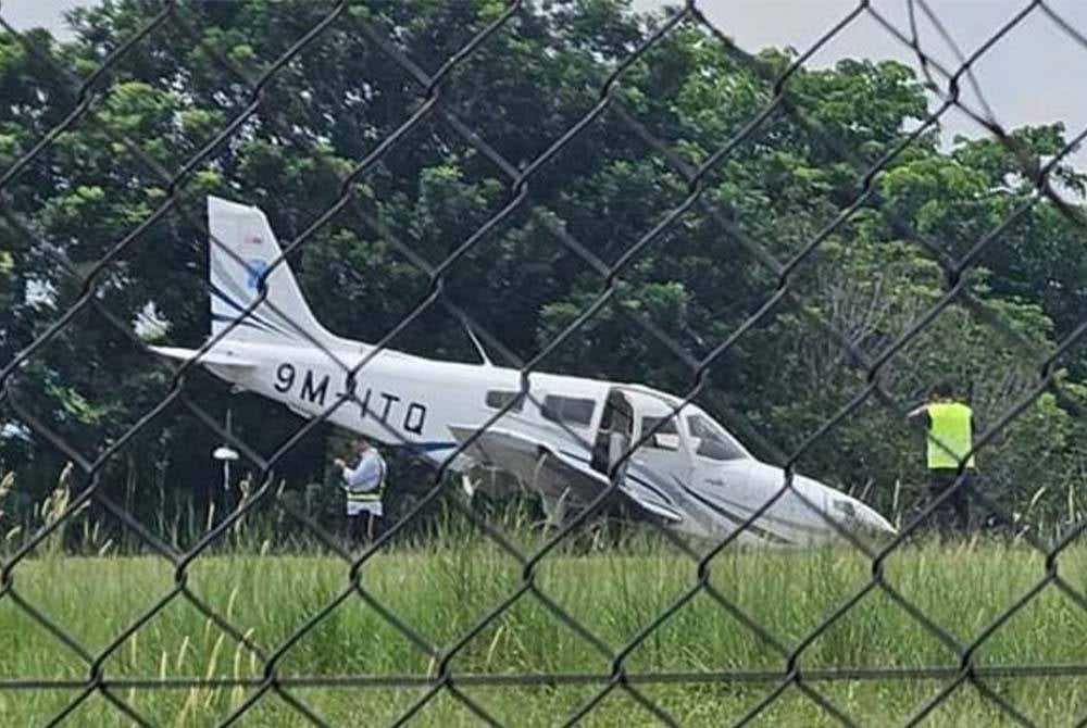 Pesawat milik International Aero Training Academy Sdn Bhd (IATAC) dikendalikan oleh juruterbang pelatih wanita berusia 23 tahun. Gambar: Polis