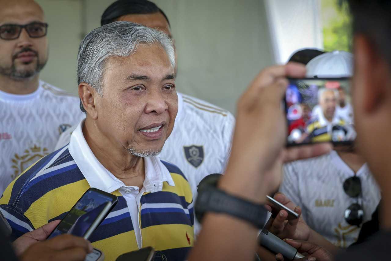 Deputy Prime Minister Ahmad Zahid Hamidi speaks to reporters in Putrajaya, Aug 20. Photo: Bernama