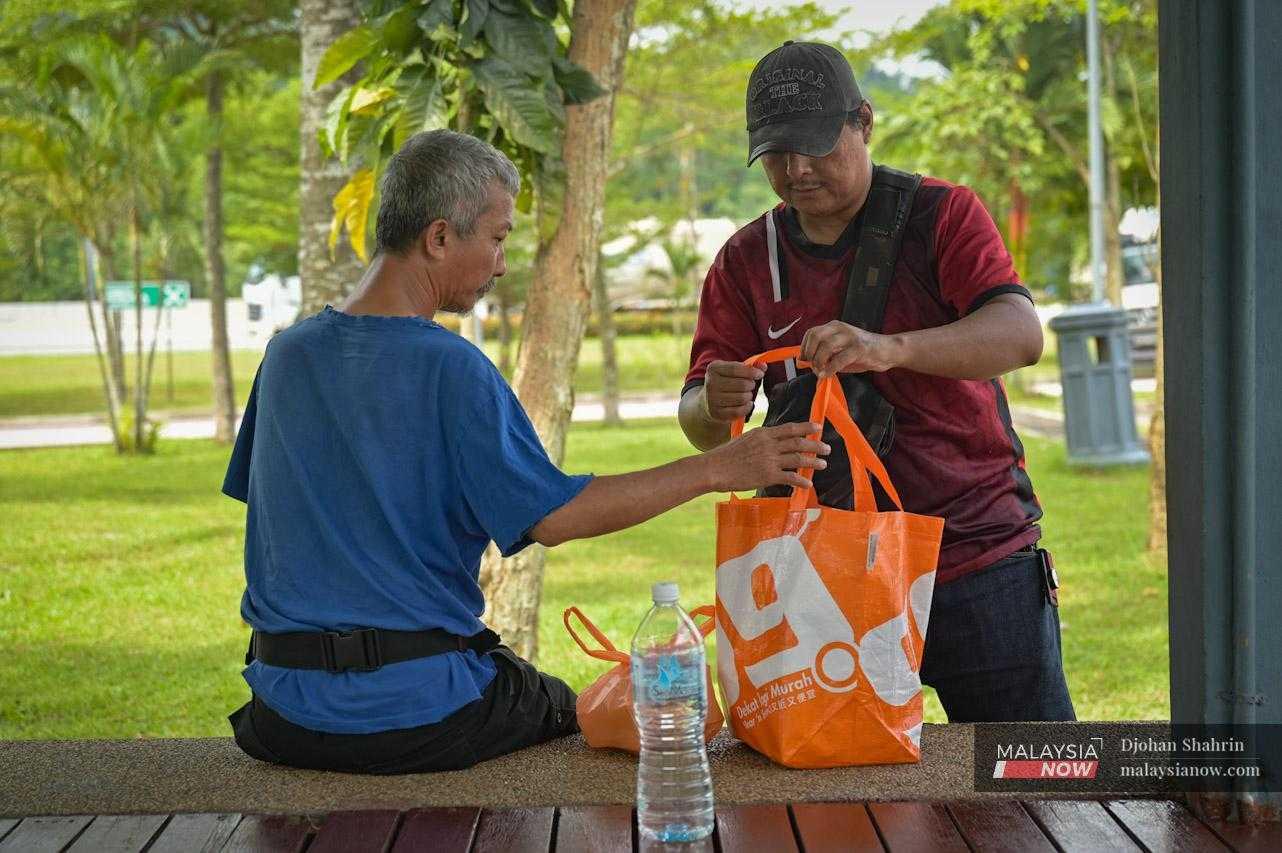 Regardless of the aid he receives, Ah Kok remains grateful to the individuals who have supported and helped him in difficult times.