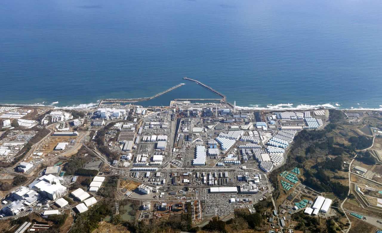 An aerial view shows the storage tanks for treated water at the tsunami-crippled Fukushima Daiichi nuclear power plant in Okuma town, Fukushima prefecture, Japan Aug 22, in this photo taken by Kyodo. Photo: Reuters