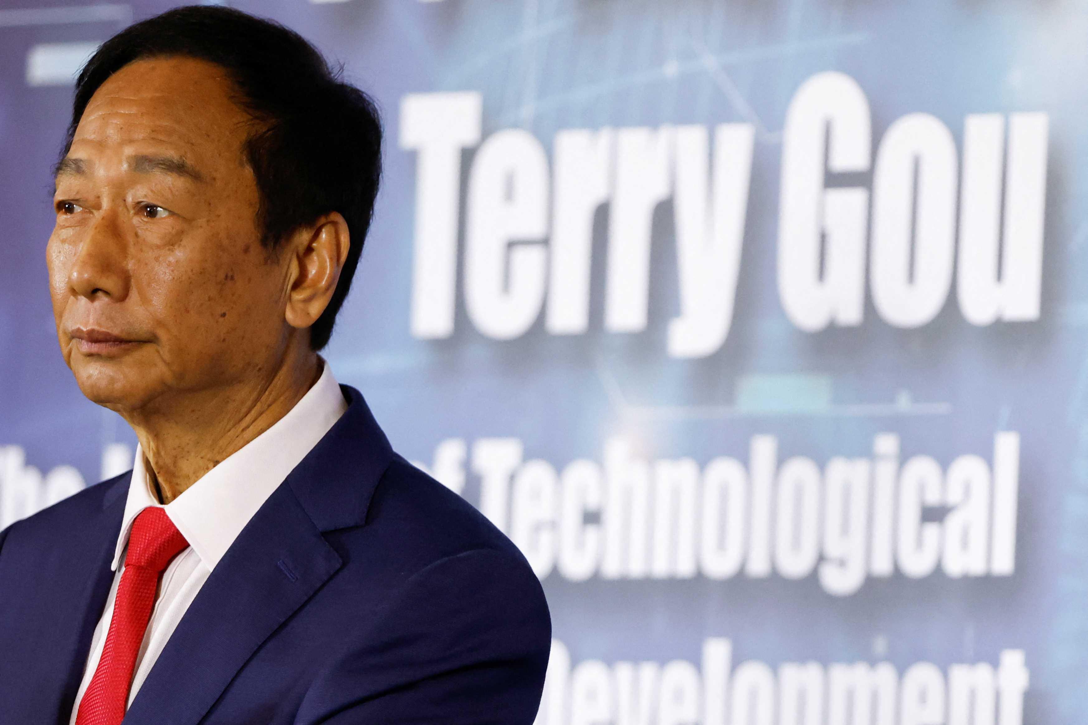 Terry Gou, founder of Taiwan's Foxconn, makes a pause while speaking during a news conference in Taoyuan, Taiwan April 5. Photo: Reuters