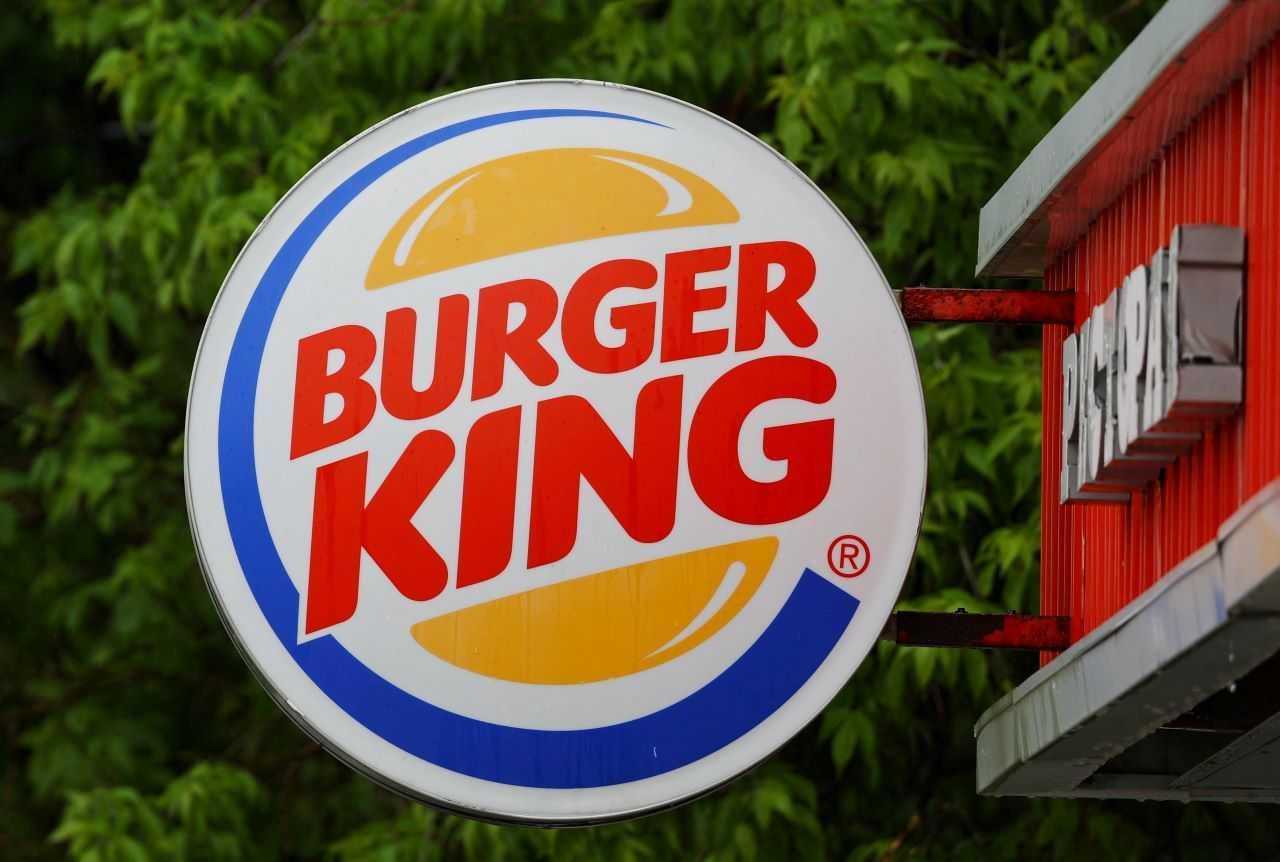 A Burger King logo is seen outside a restaurant in Moscow, Russia June 3, 2022. Photo: Reuters