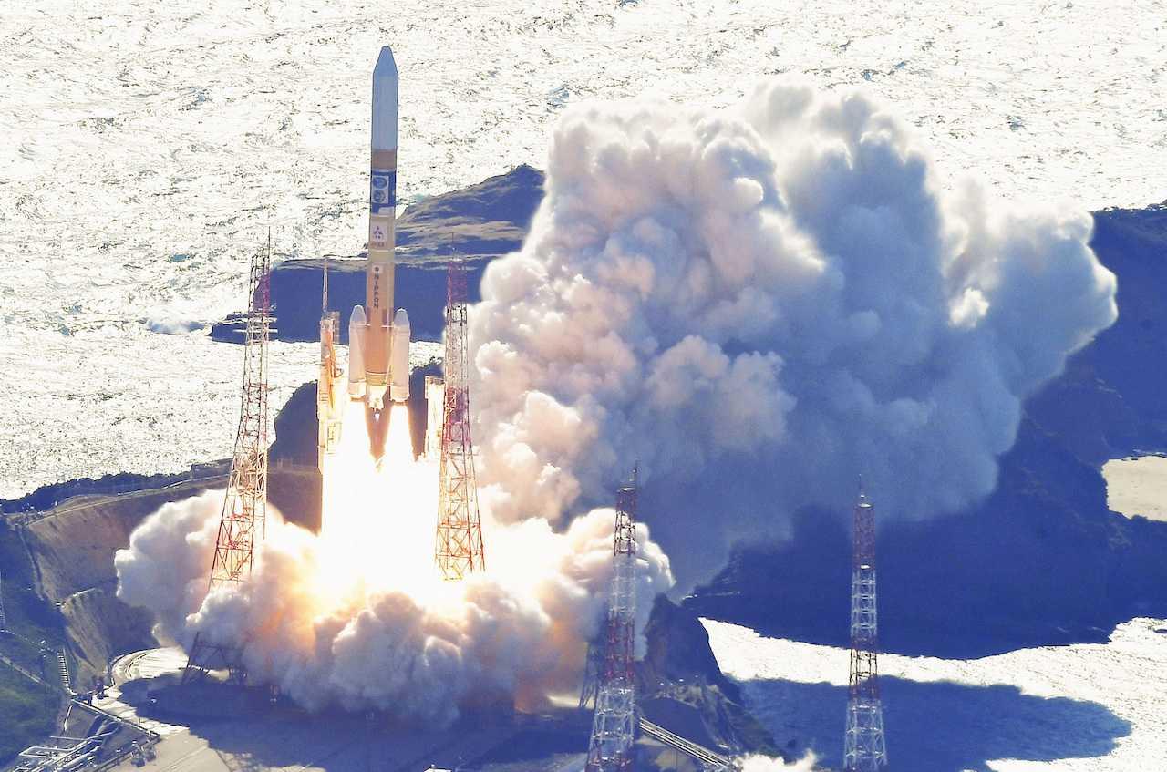 H-IIA rocket carrying the national space agency's moon lander is launched at Tanegashima Space Center on the southwestern island of Tanegashima, Japan in this photo taken by Kyodo on Sept 7. Photo: Reuters