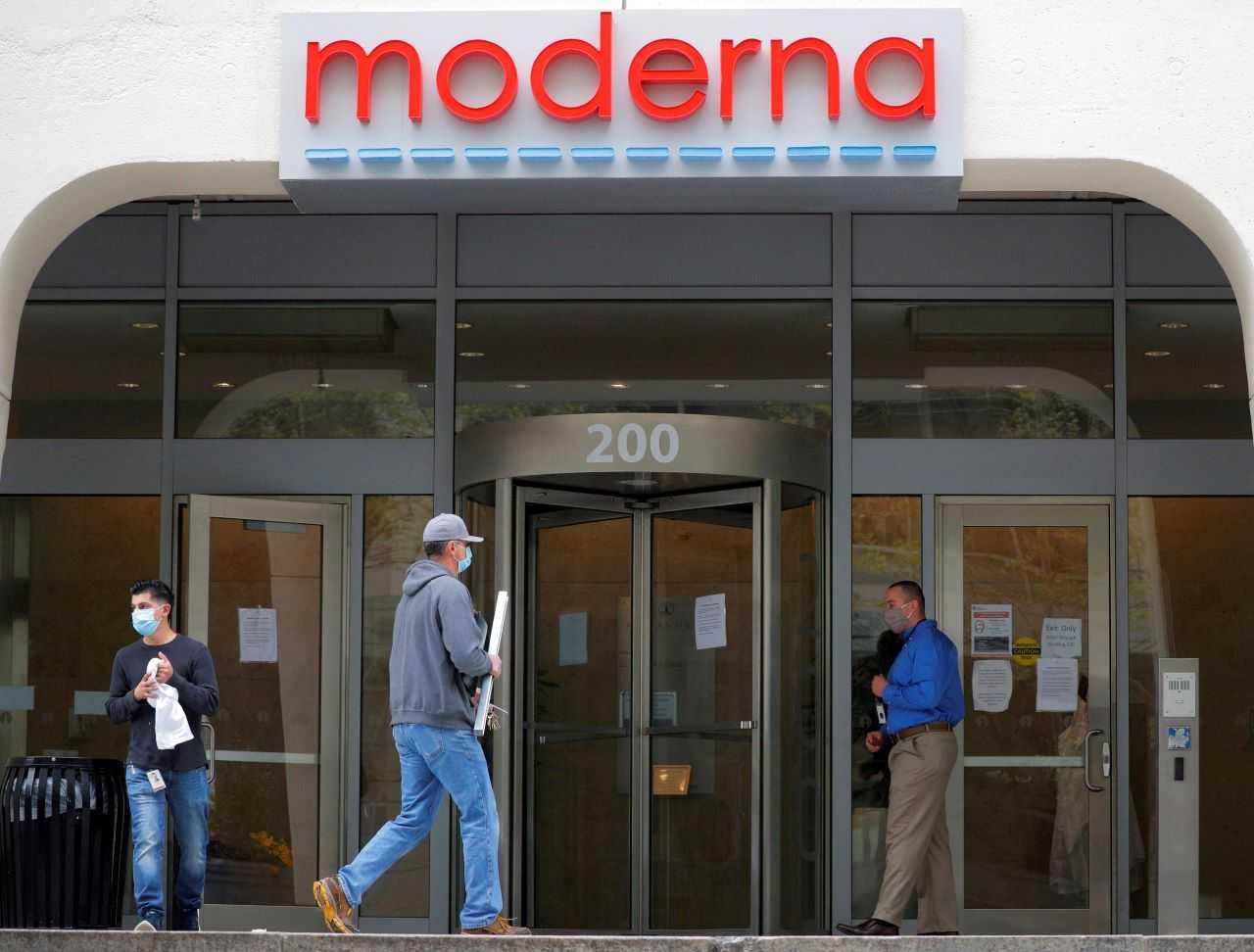 A sign marks the headquarters of Moderna Therapeutics, which is developing a vaccine against Covid-19, in Cambridge, Massachusetts, US, May 18, 2020. Photo: Reuters