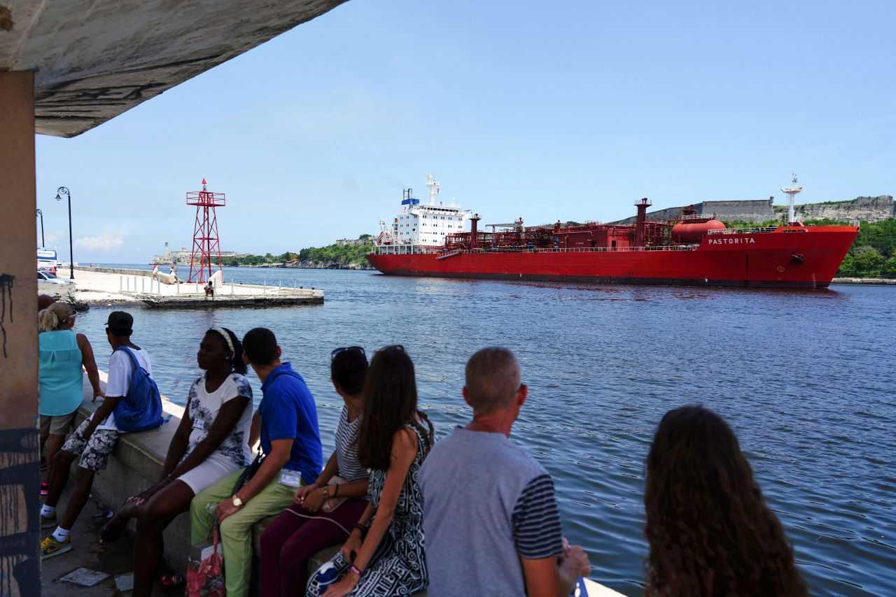 A tanker sails in Havana's bay, Cuba, Aug 17. Photo: Reuters