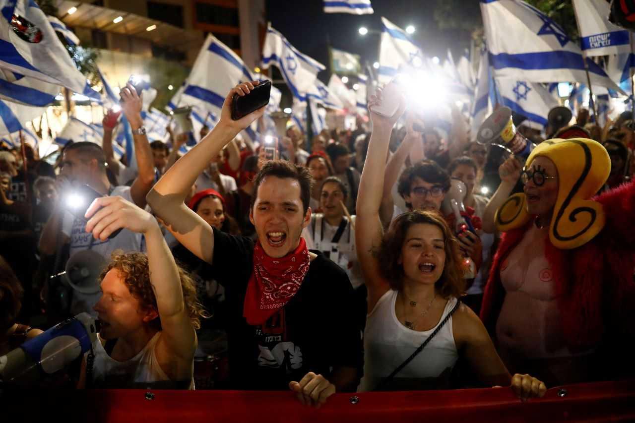 People take part in a demonstration against Israeli Prime Minister Benjamin Netanyahu and his nationalist coalition government's judicial overhaul, in Tel Aviv, Israel, Sept 9. Photo: Reuters