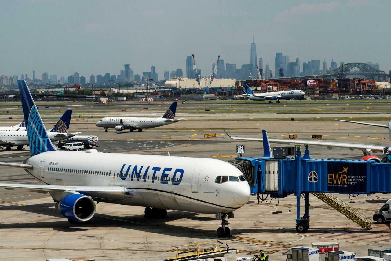 The New York skyline are seen while United Airlines planes use the tarmac at Newark Liberty International Airport in Newark, New Jersey, US, May 12. Photo: Reuters