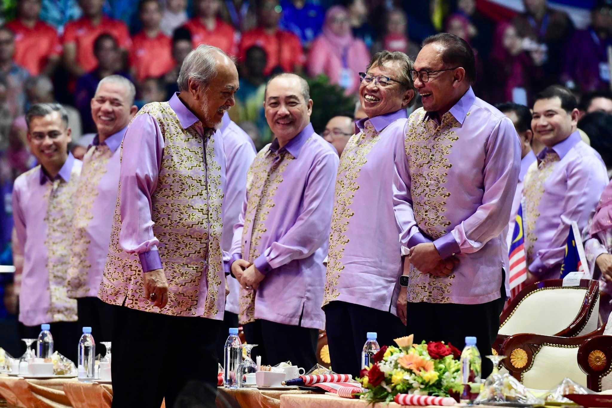 Sarawak Premier Abang Johari Openg with Prime Minister Anwar Ibrahim and other leaders at national-level Malaysia Day 2023 celebration at Unity Stadium in Kuching, Sept 16. Photo: Facebook
