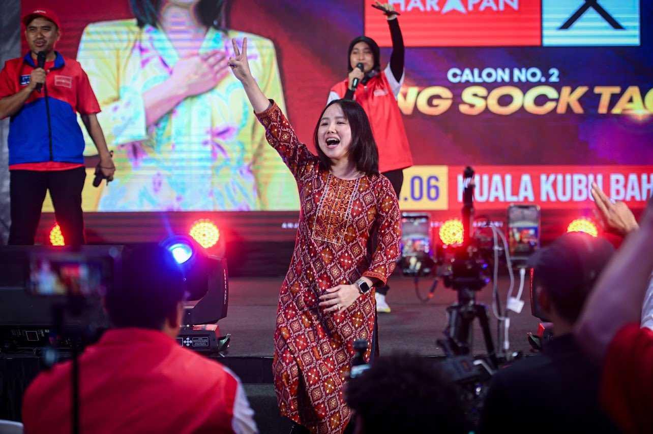 Calon PH Pang Sock Tao berjaya mengekalkan majoriti agak selesa dengan menewaskan calon PN di Kuala Kubu Baharu.