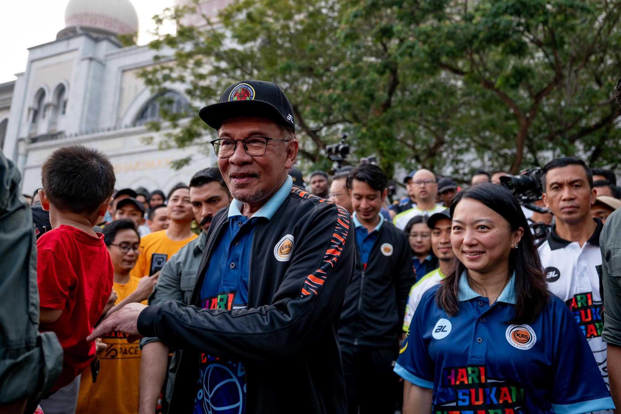 Anwar Ibrahim reminded of his promise to completely do away with direct negotiations for government projects as a storm continues over a company led by Hannah Yeoh's husband being awarded a project without going through open tender process.