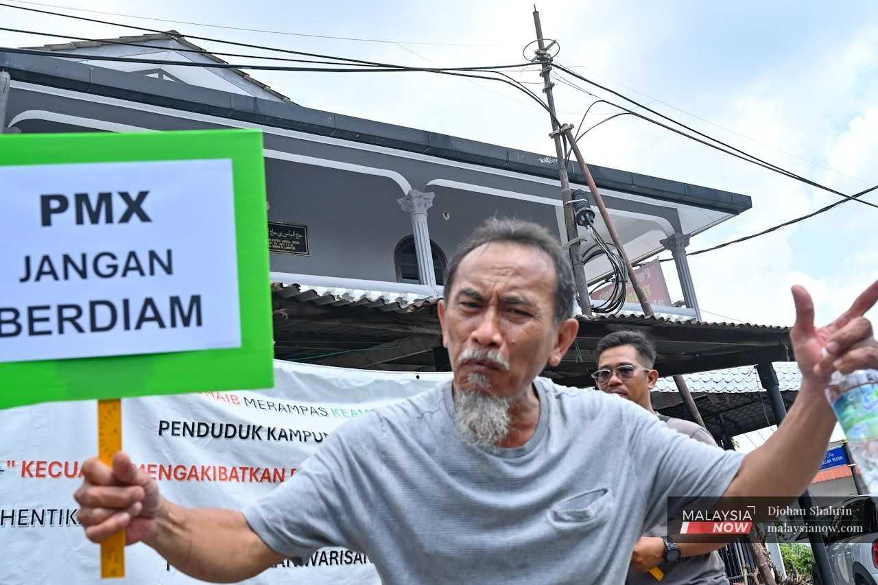 Residents of Kampung Sungai Baru in the heart of Kuala Lumpur have vowed to stop authorities and developers from evicting them pending a court outcome.