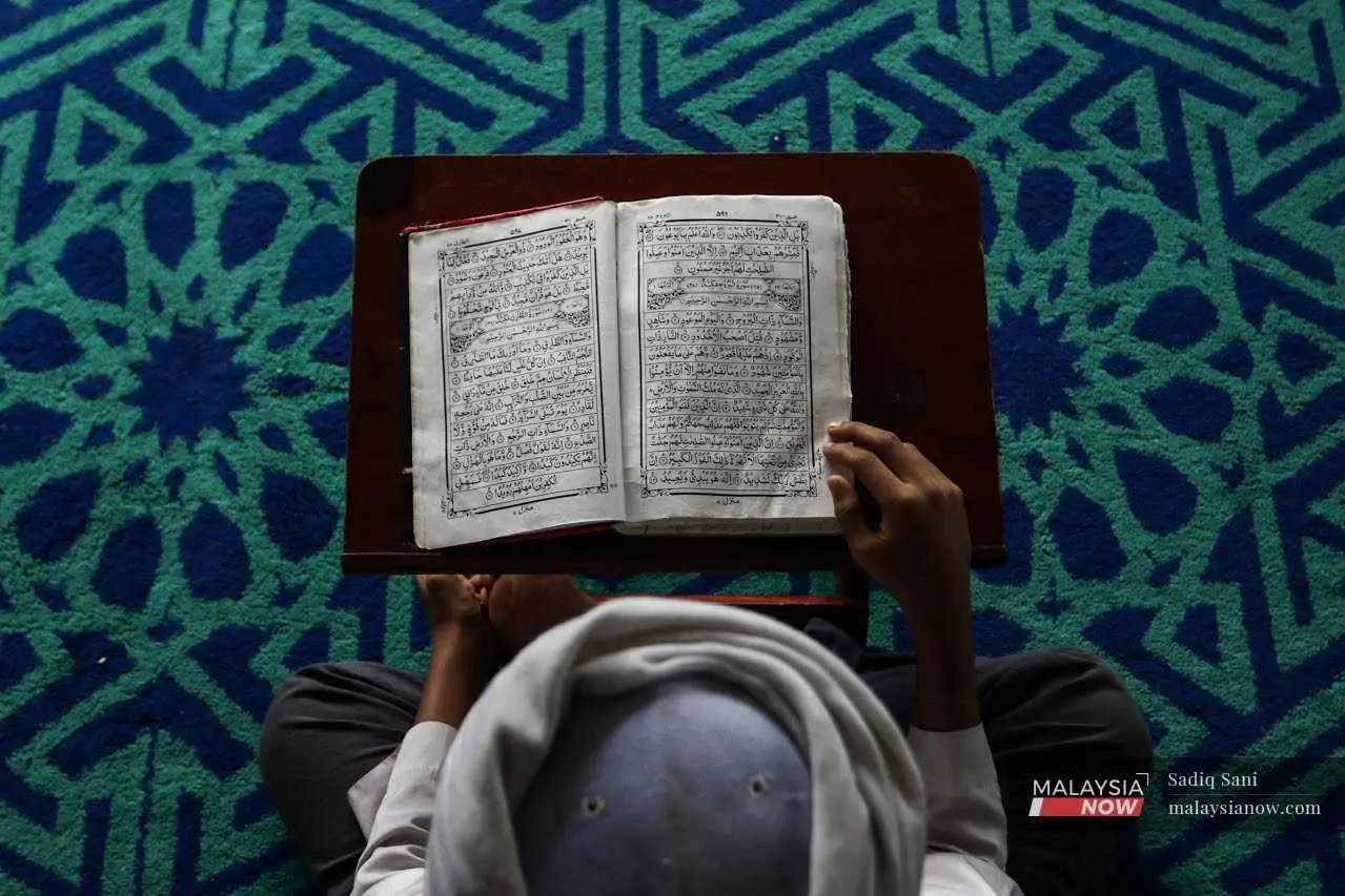 The government has been criticised for narrowing Islamic scholarship by branding major traditions within the Muslim world as deviant.